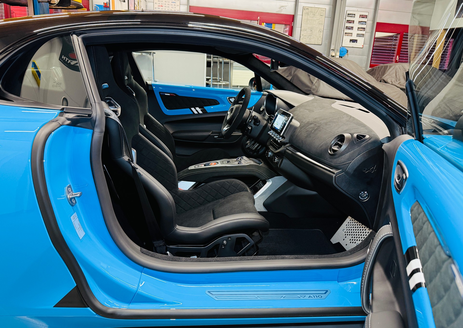 ALPINE A110 San Remo 73 Limited Edition Nr. 113 / 200 mit rotem Carbondach-image-11