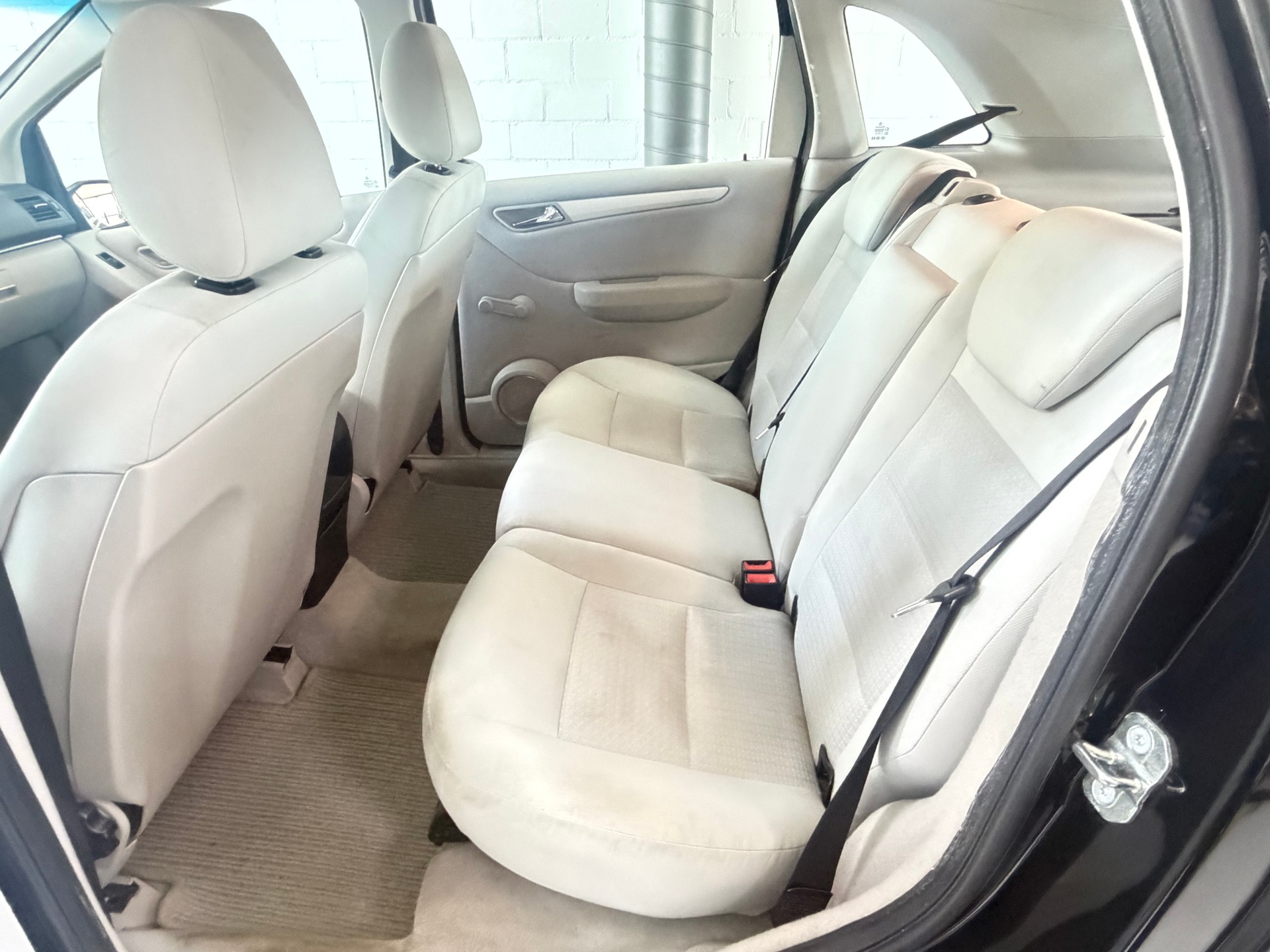 MERCEDES-BENZ B 200-image-11