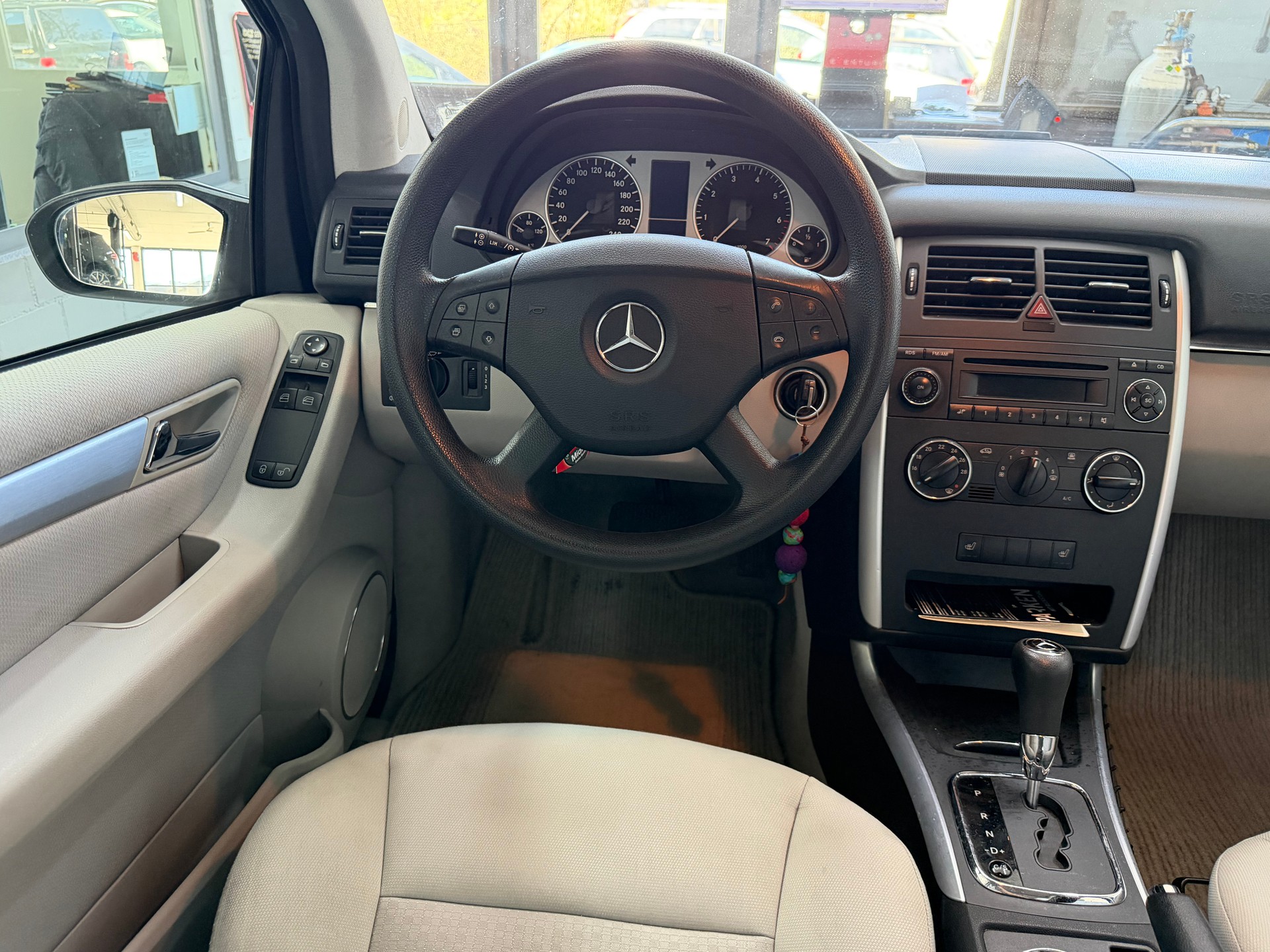MERCEDES-BENZ B 200-image-9