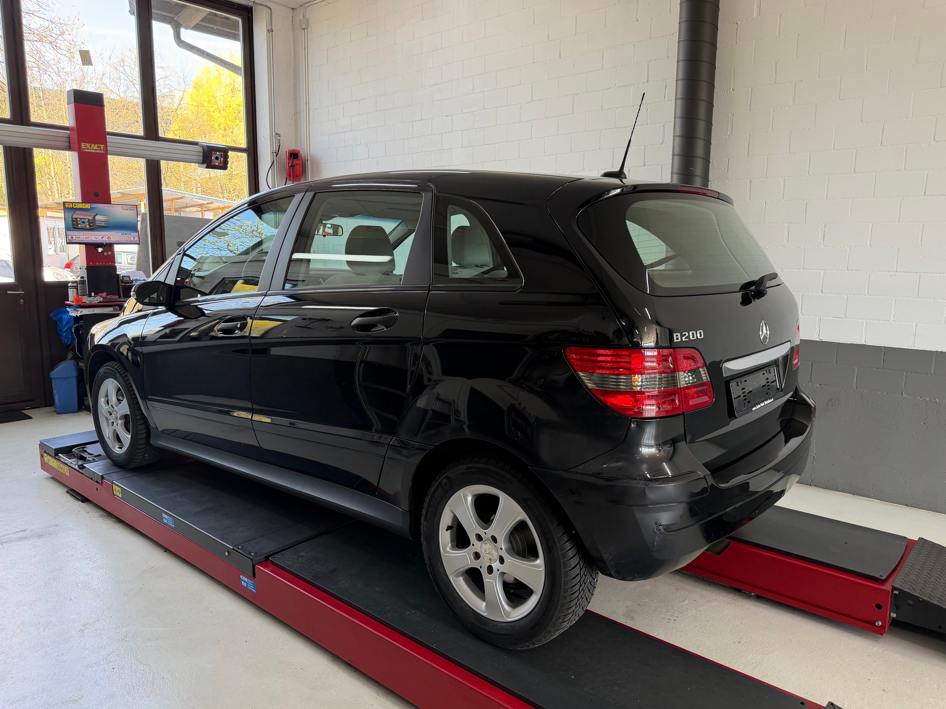 MERCEDES-BENZ B 200-image-3