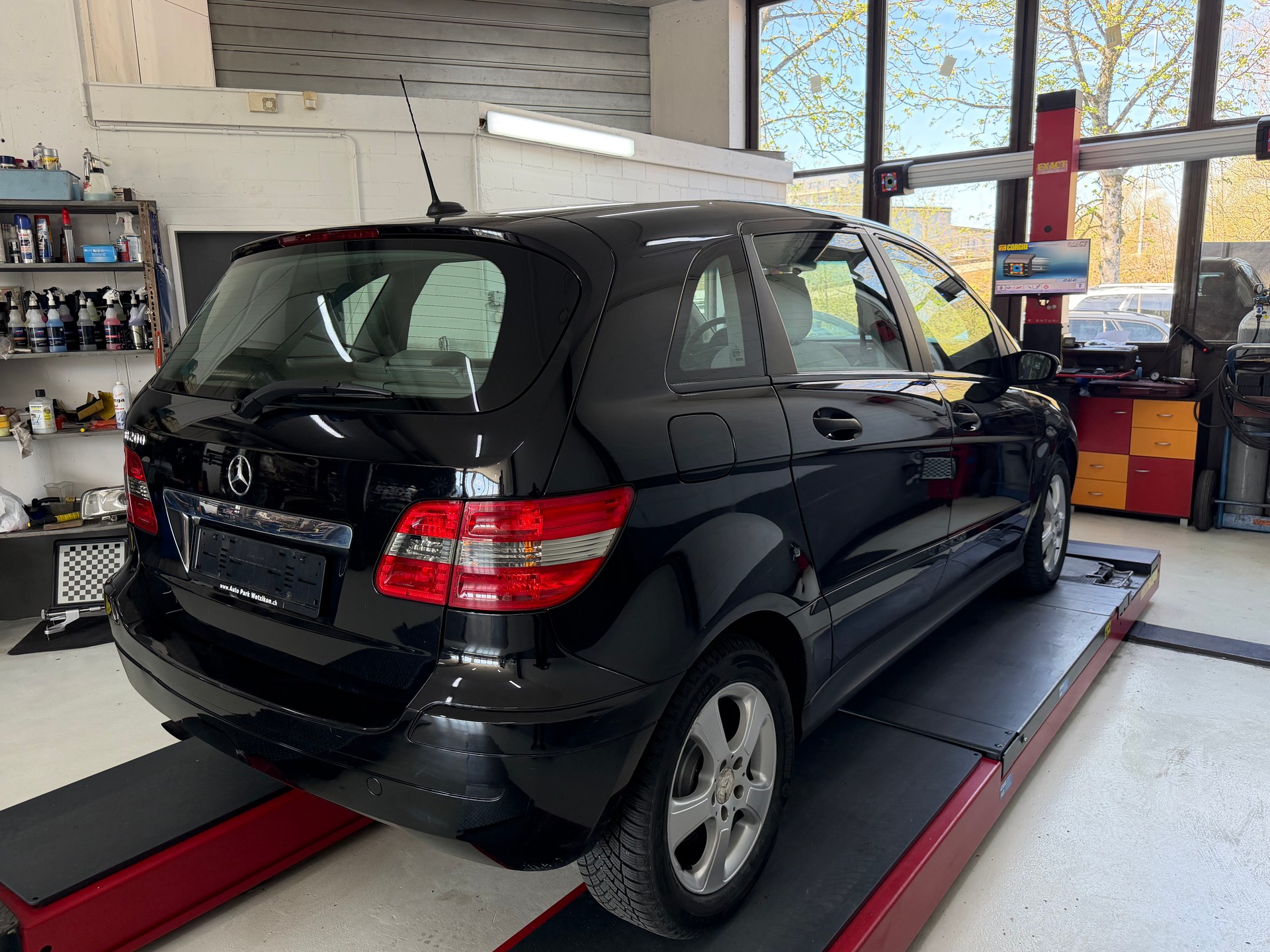 MERCEDES-BENZ B 200-image-5