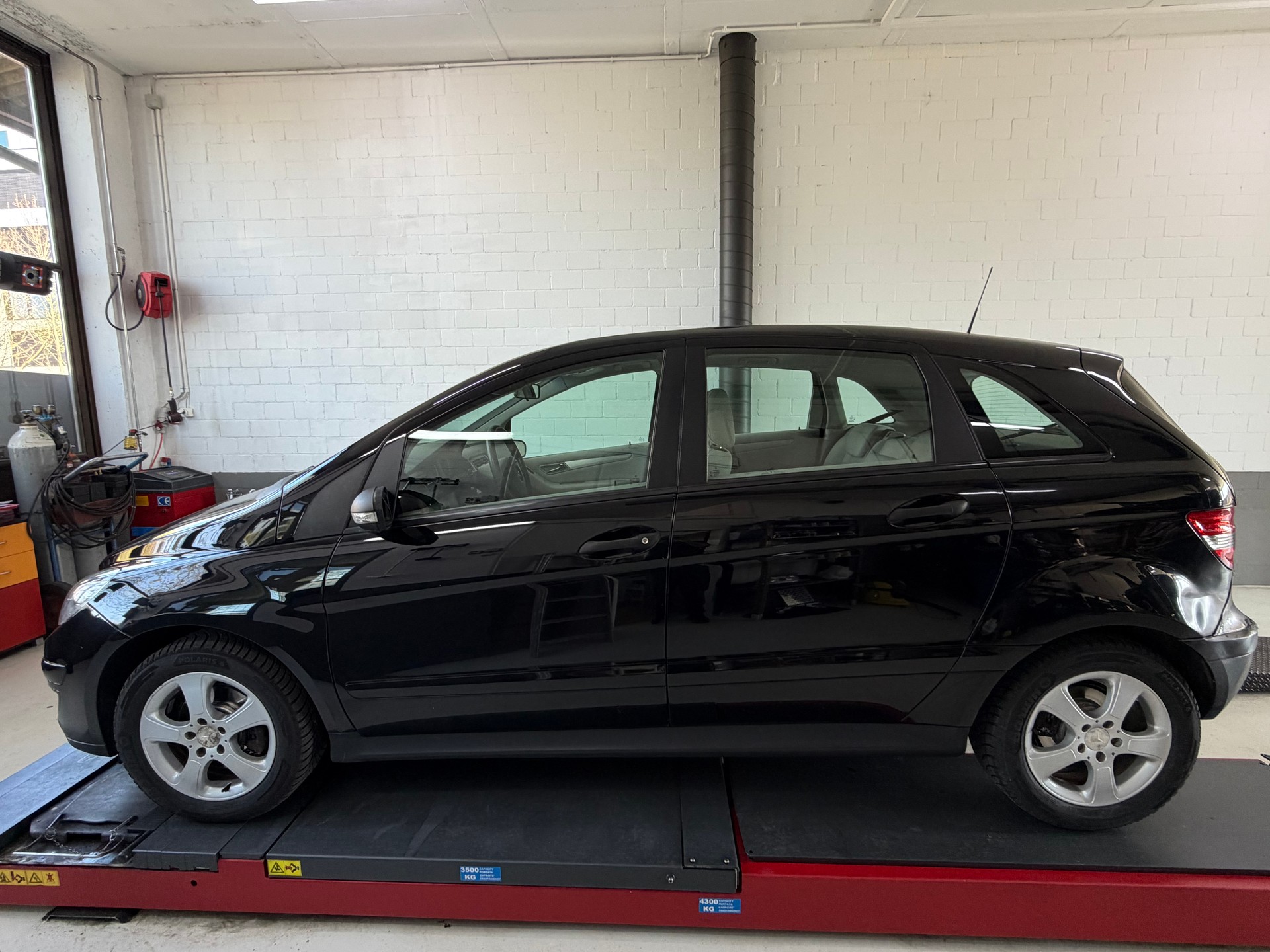 MERCEDES-BENZ B 200-image-2
