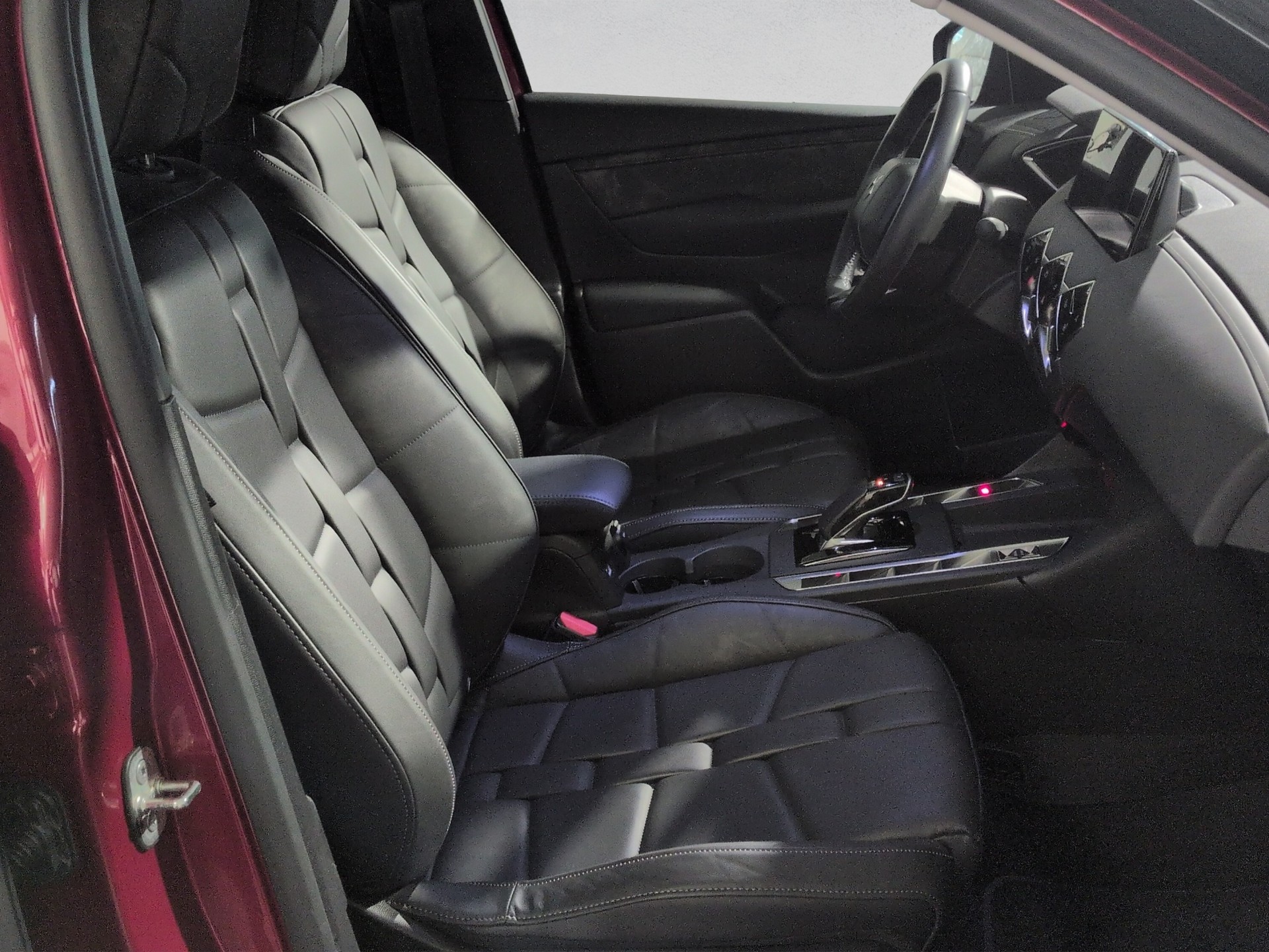 DS AUTOMOBILES DS 3 E-Tense 156 Opera-image-14