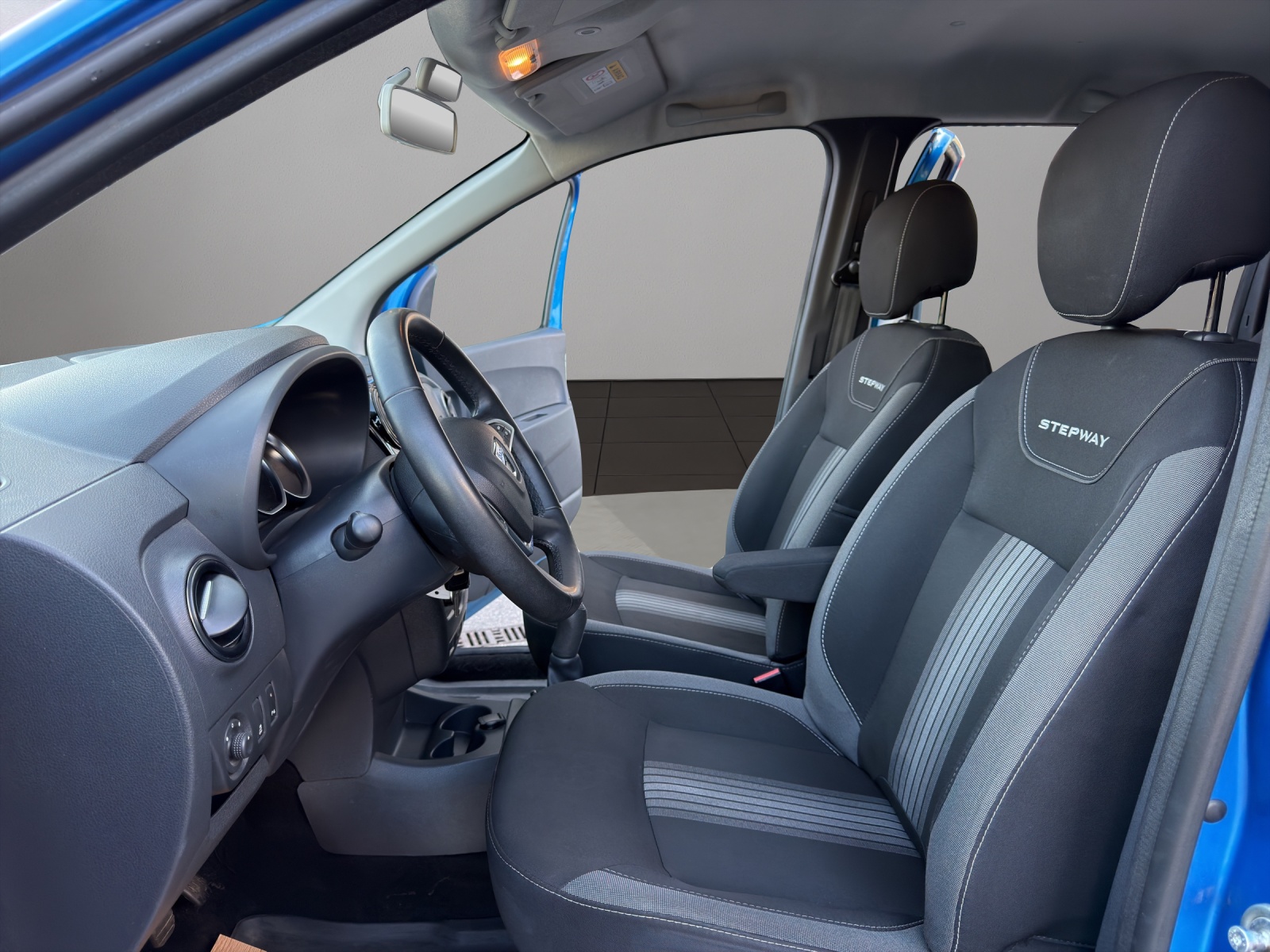 DACIA Lodgy 1.2 T Stepway 7PL-image-8
