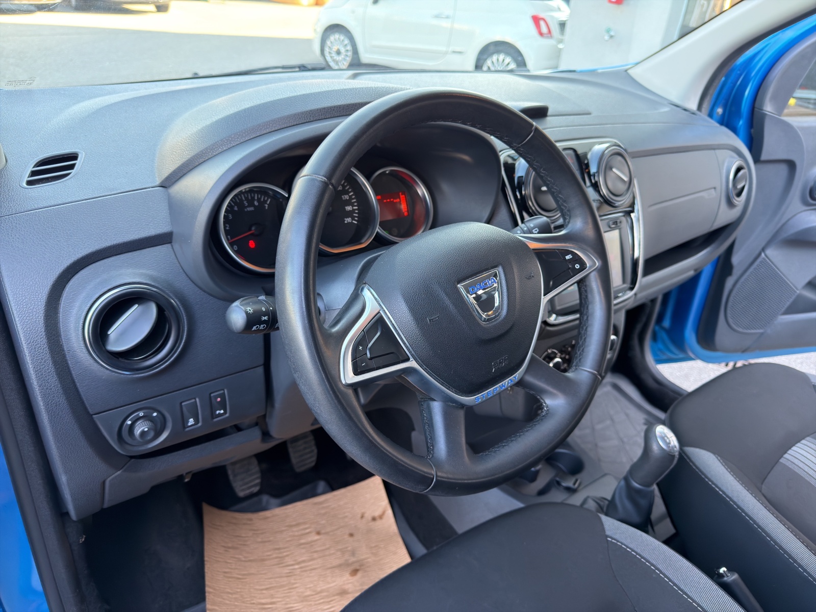 DACIA Lodgy 1.2 T Stepway 7PL-image-23