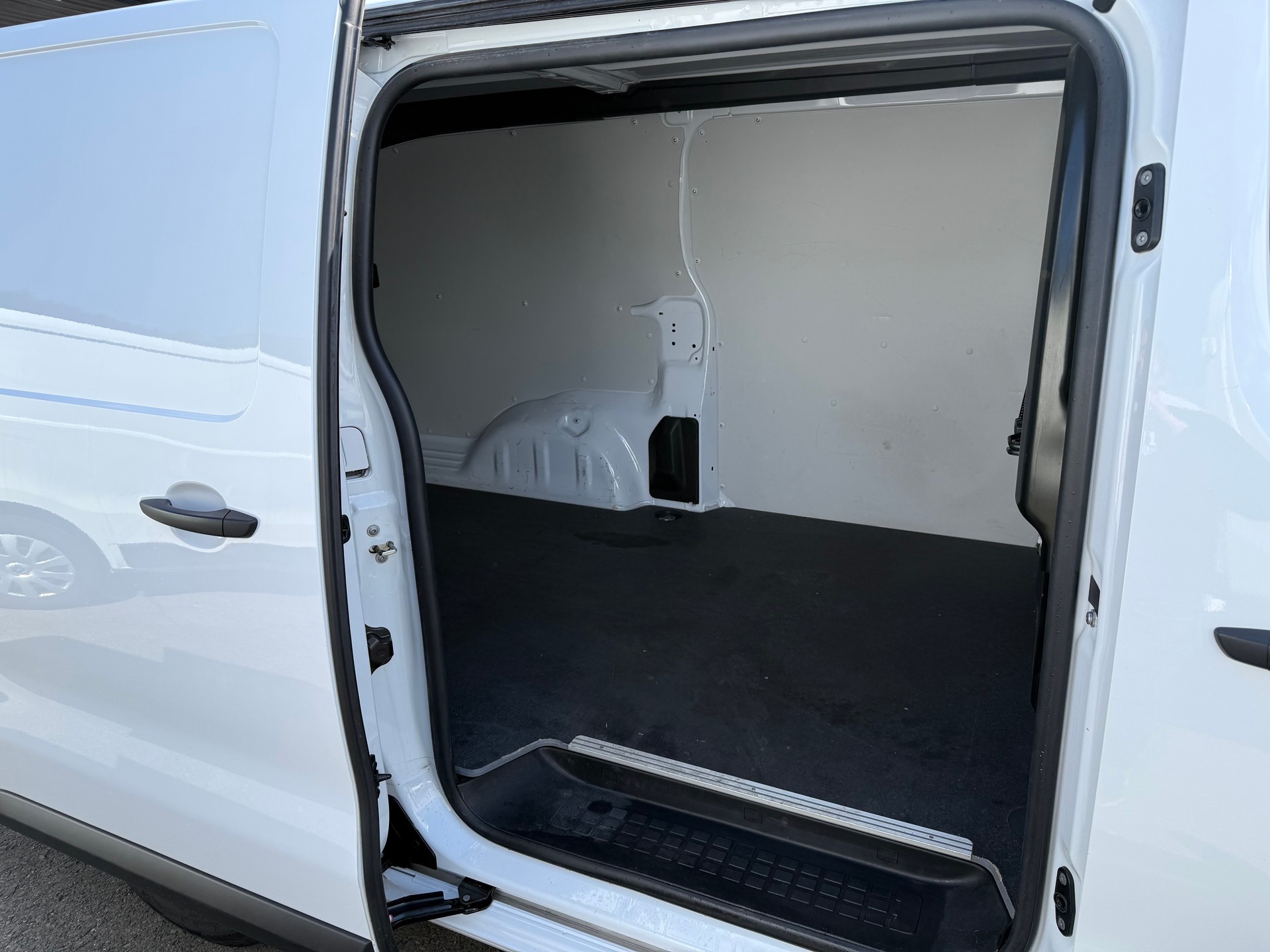 CITROEN Jumpy 2.0 BlueHDi 145 XL EAT8 Automat-image-3
