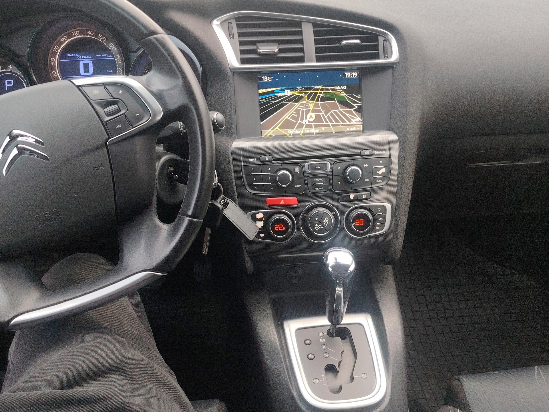 CITROEN C4-image-11