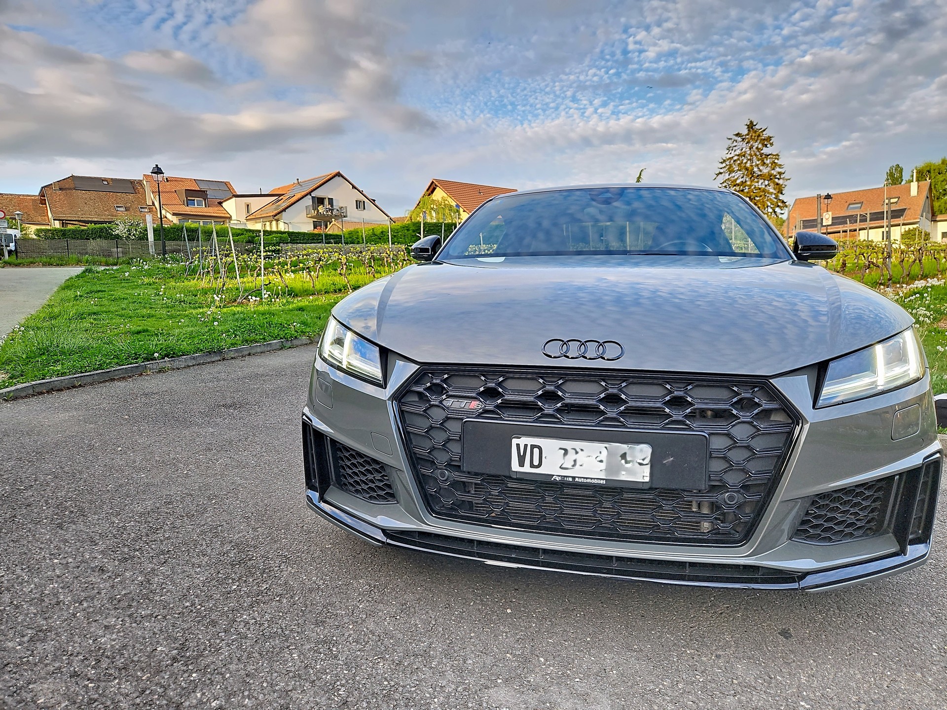 AUDI TT Coupé TTS quattro S-tronic-image-5