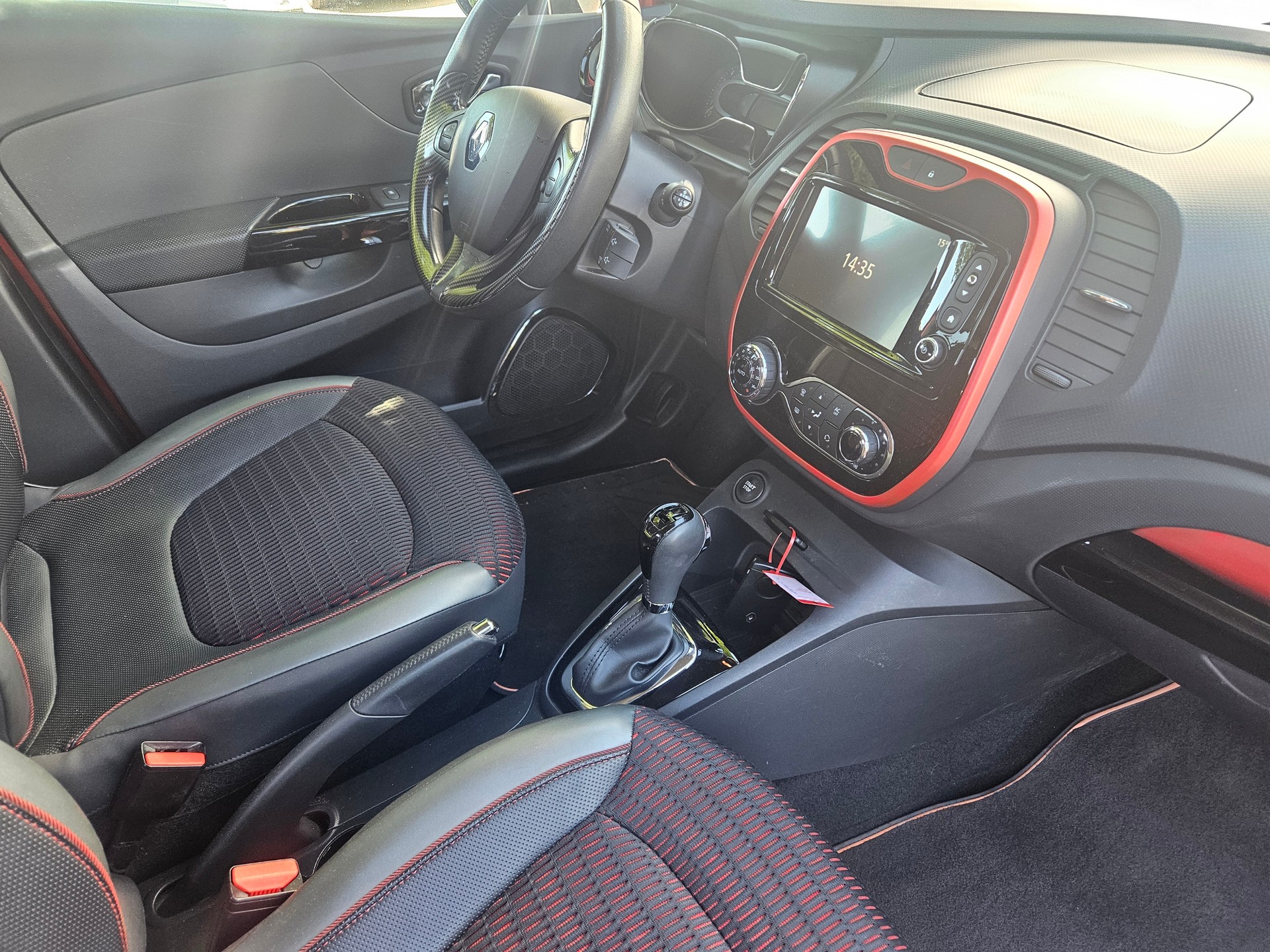 RENAULT Captur 1.2 T Helly Hansen EDC-image-11
