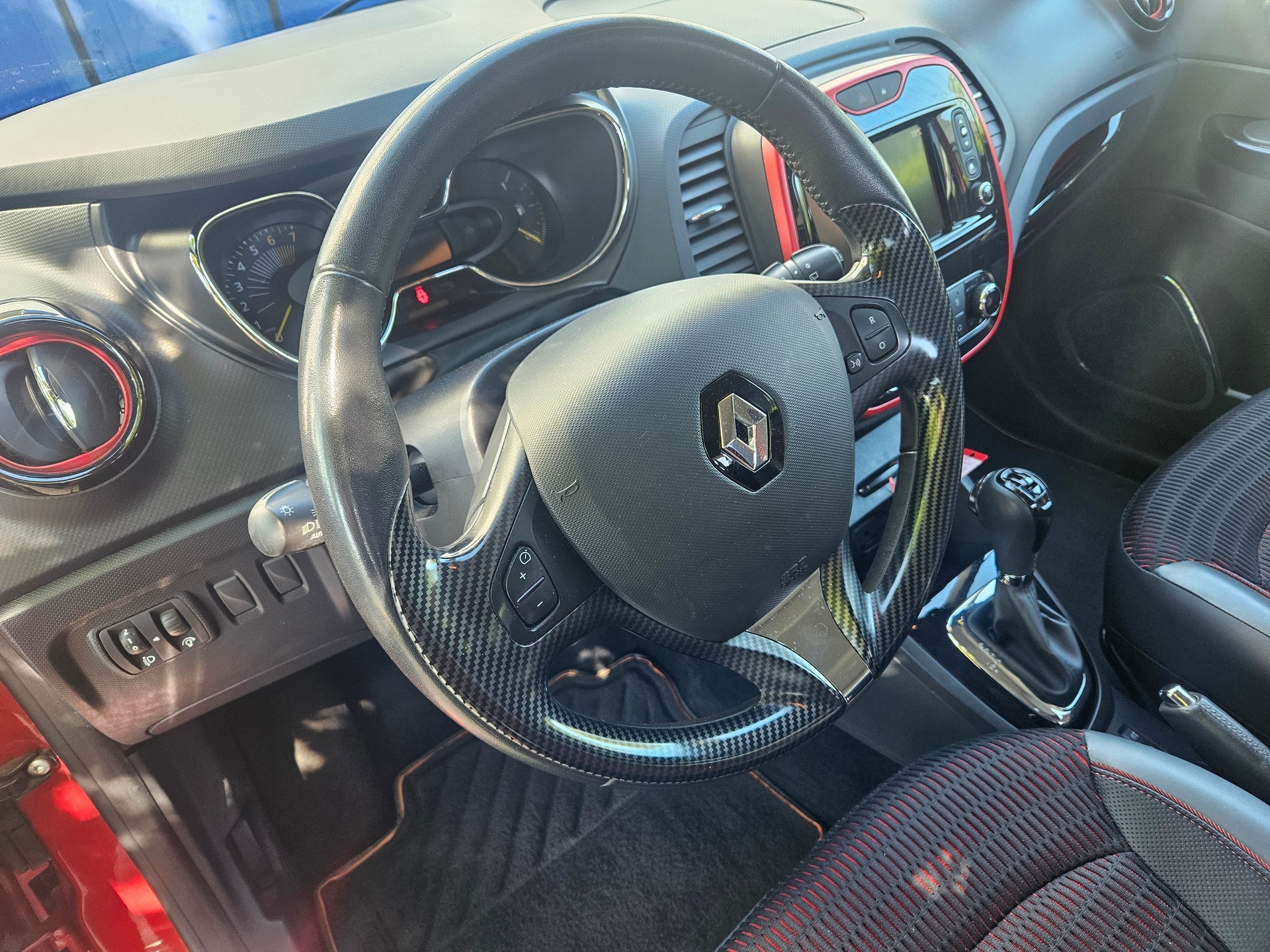 RENAULT Captur 1.2 T Helly Hansen EDC-image-13