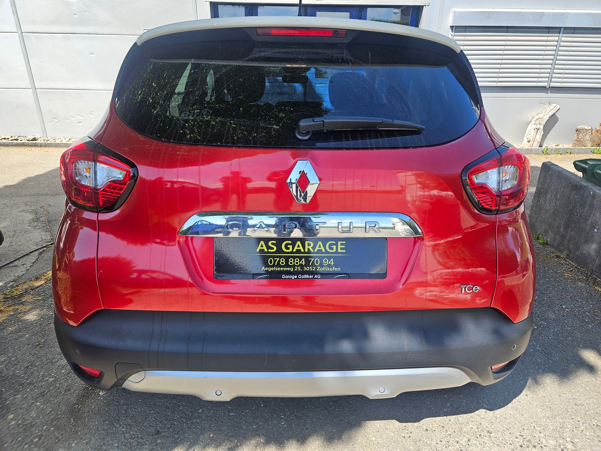 RENAULT Captur 1.2 T Helly Hansen EDC-image-4