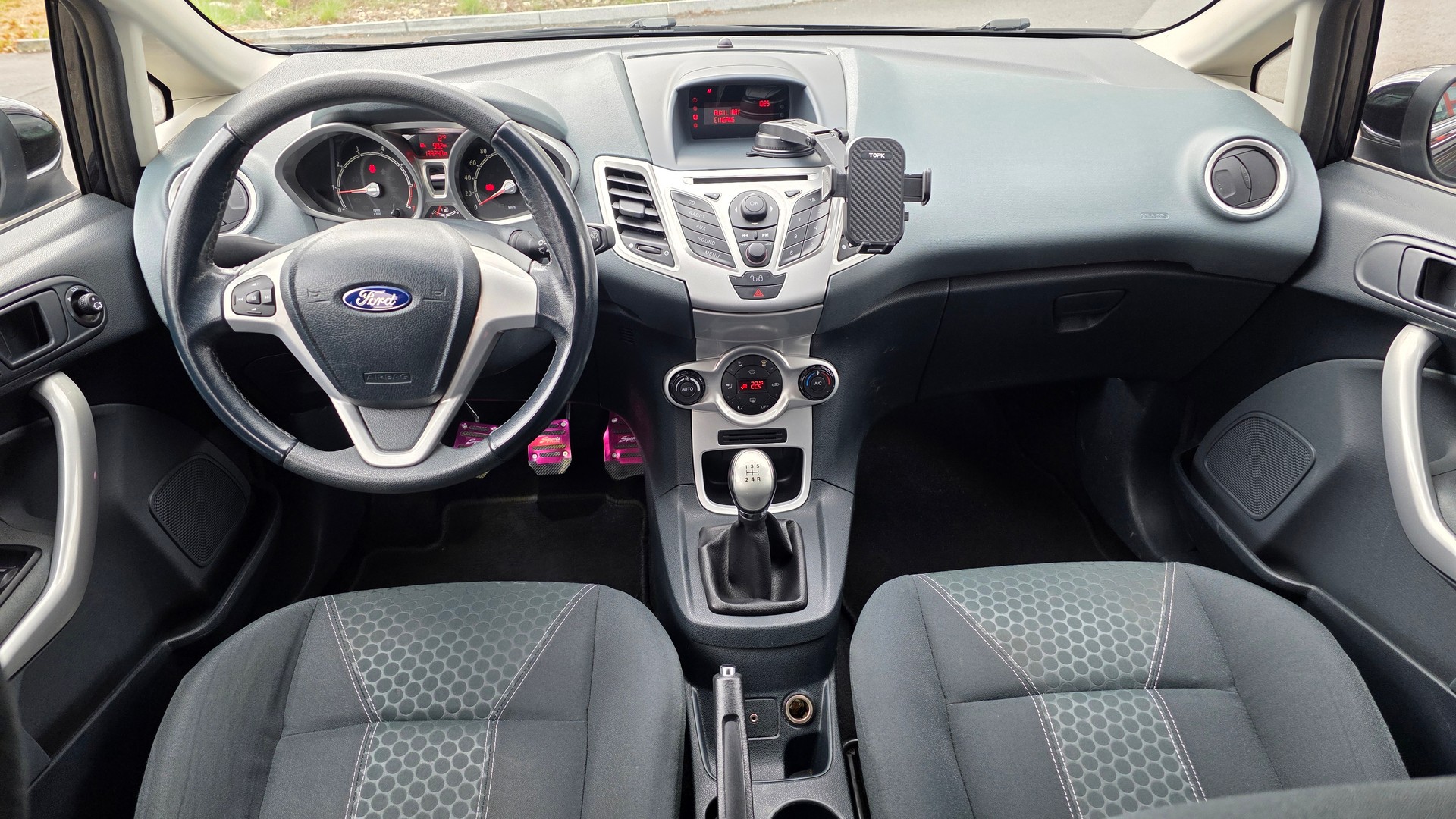 FORD Fiesta 1.4 16V Titanium-image-8