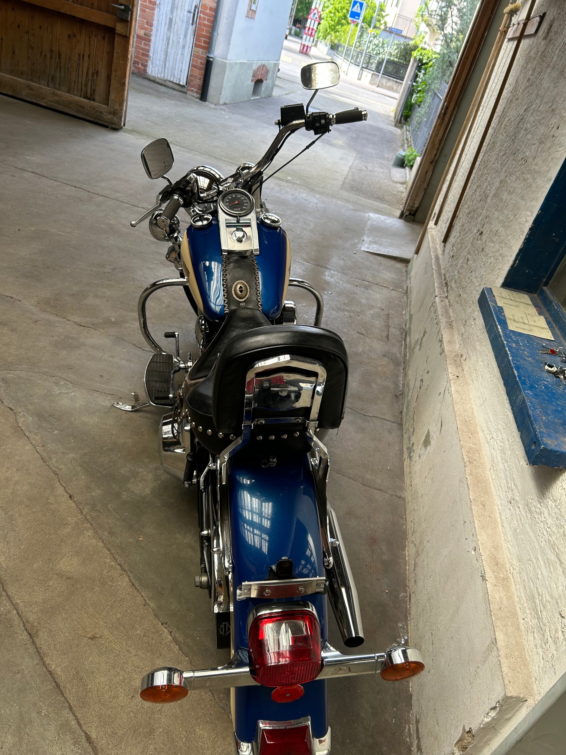 HARLEY-DAVIDSON FLST Heritage Softail-image-3