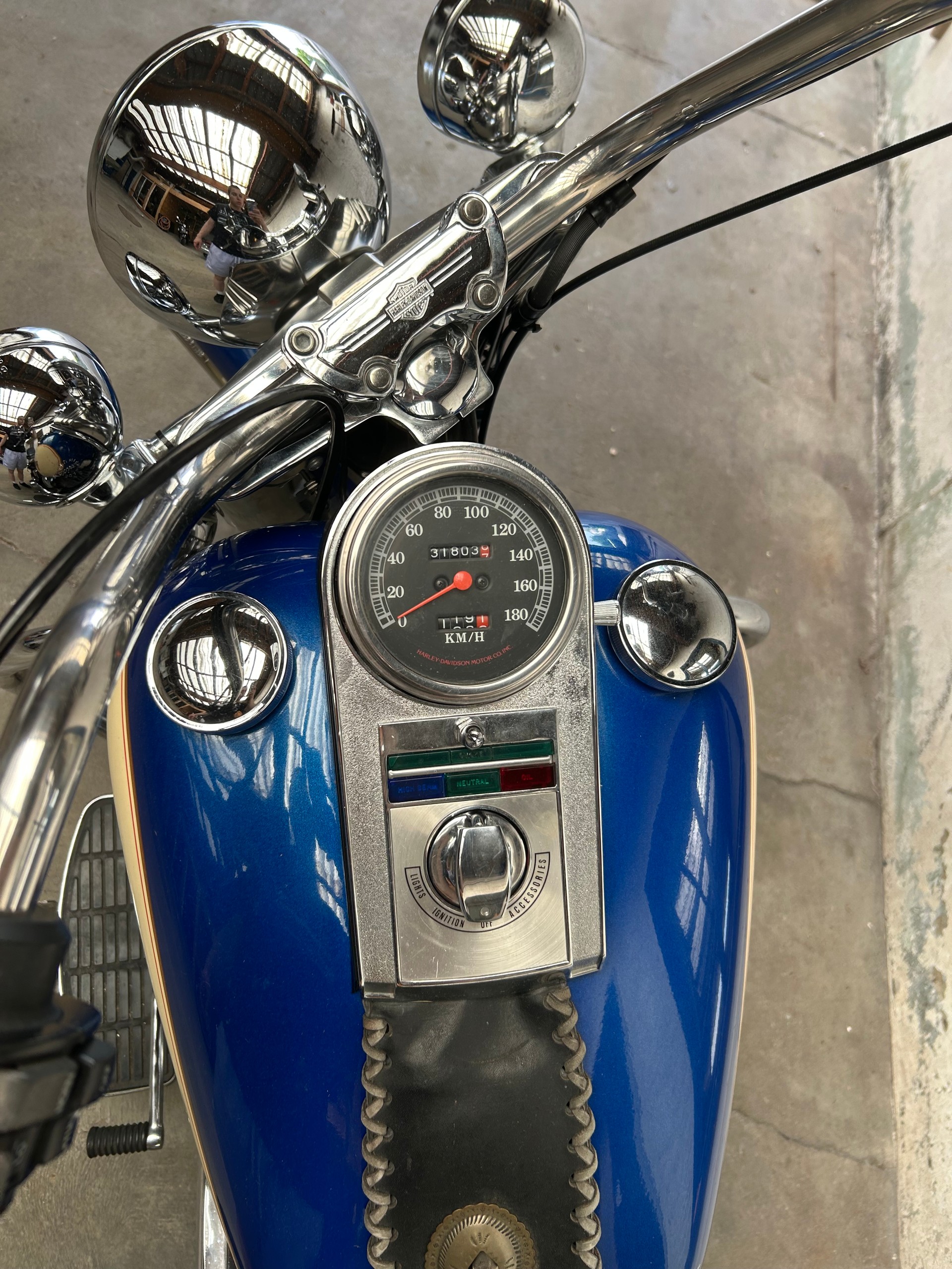 HARLEY-DAVIDSON FLST Heritage Softail-image-2