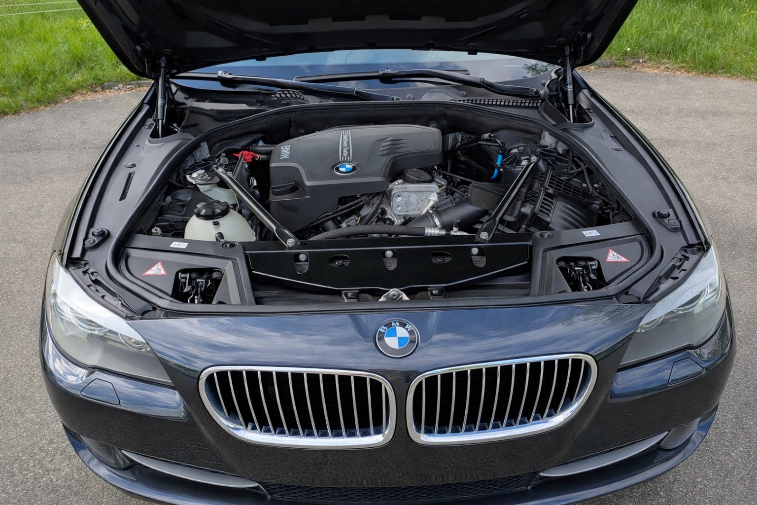 BMW 528i xDrive-image-5