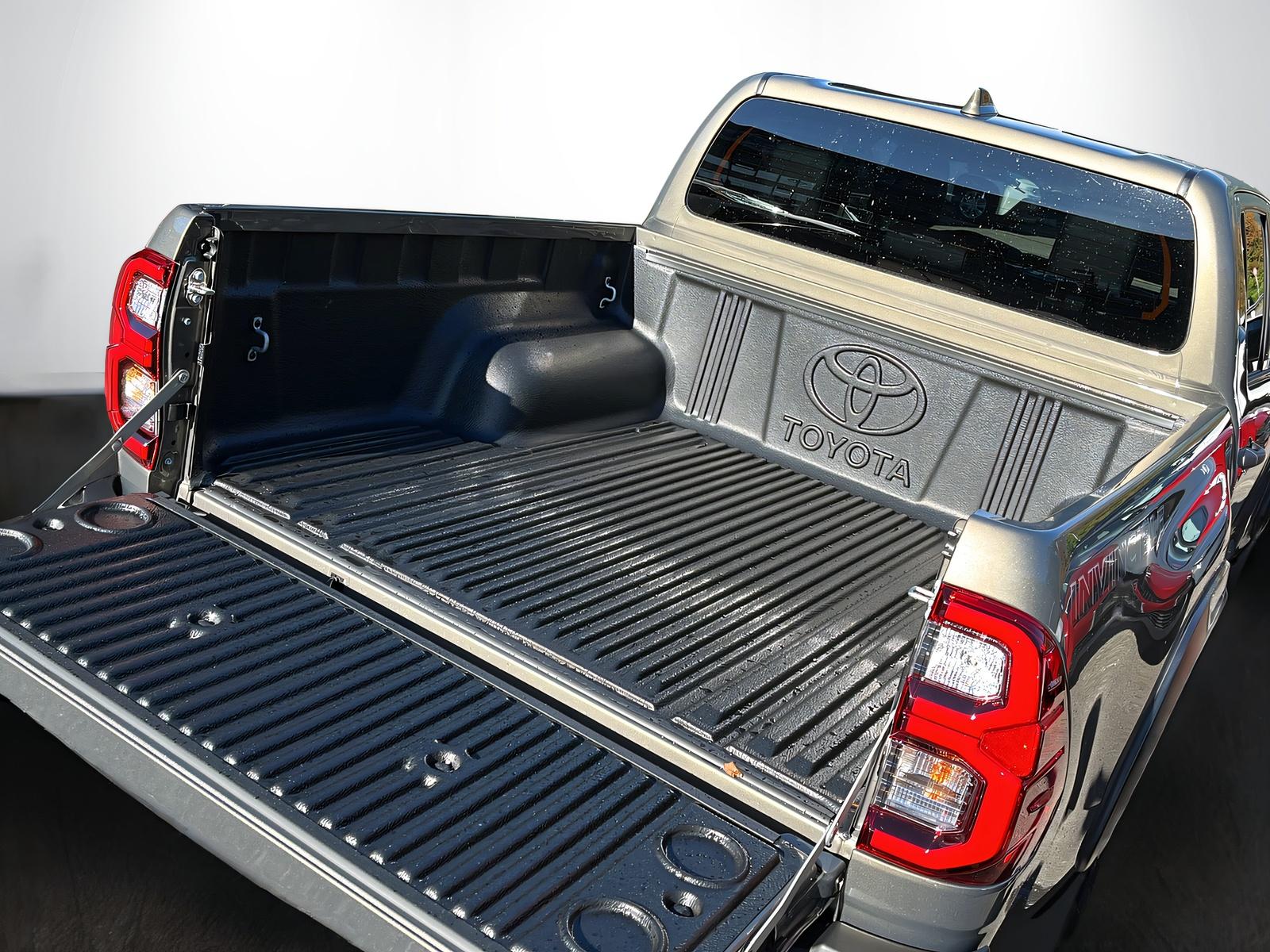 TOYOTA Hilux Double Cab.-Pick-up 2.8 D-4D MHEV 204 Invincible-image-8