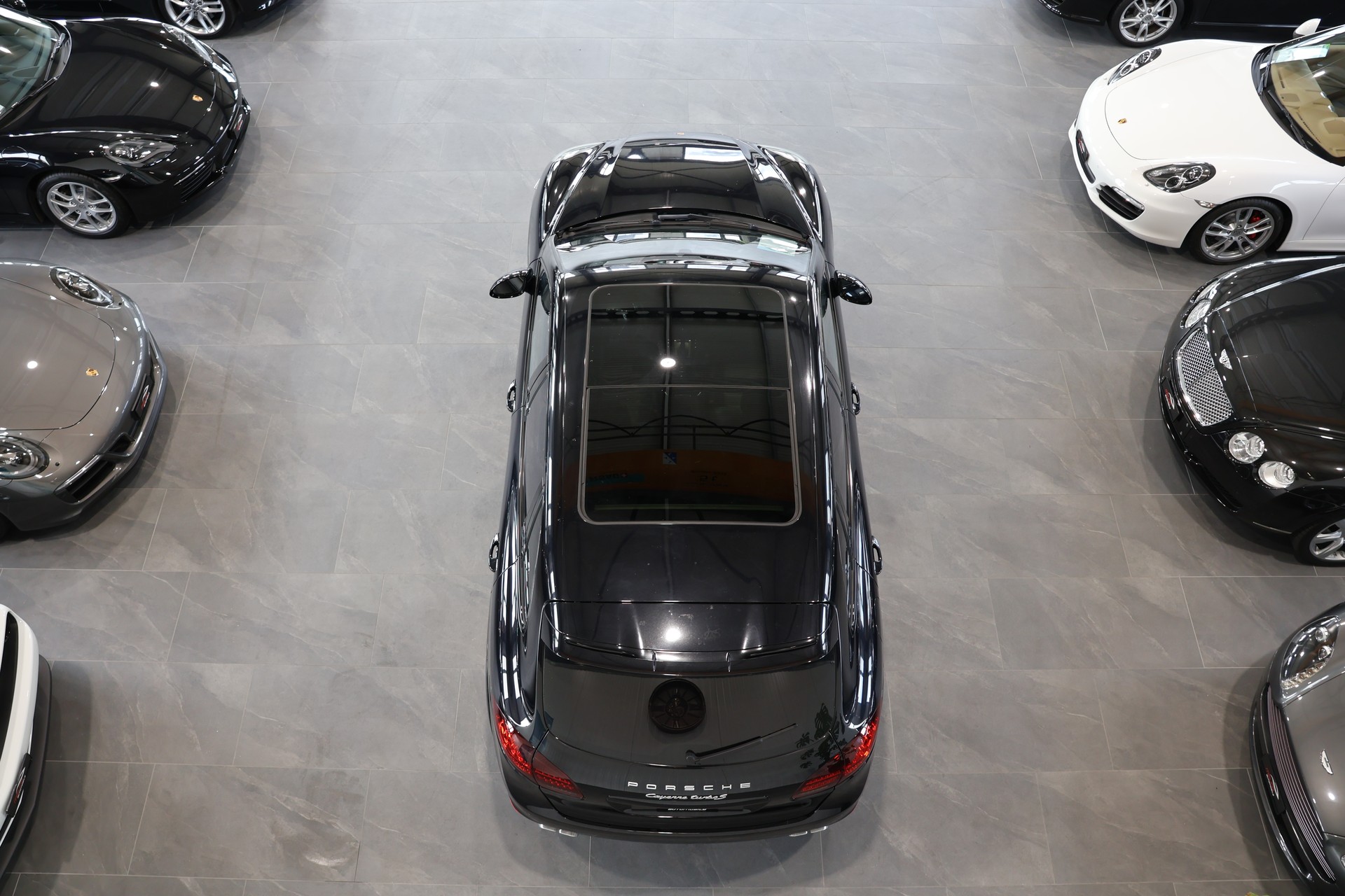 PORSCHE Cayenne Turbo S-image-7