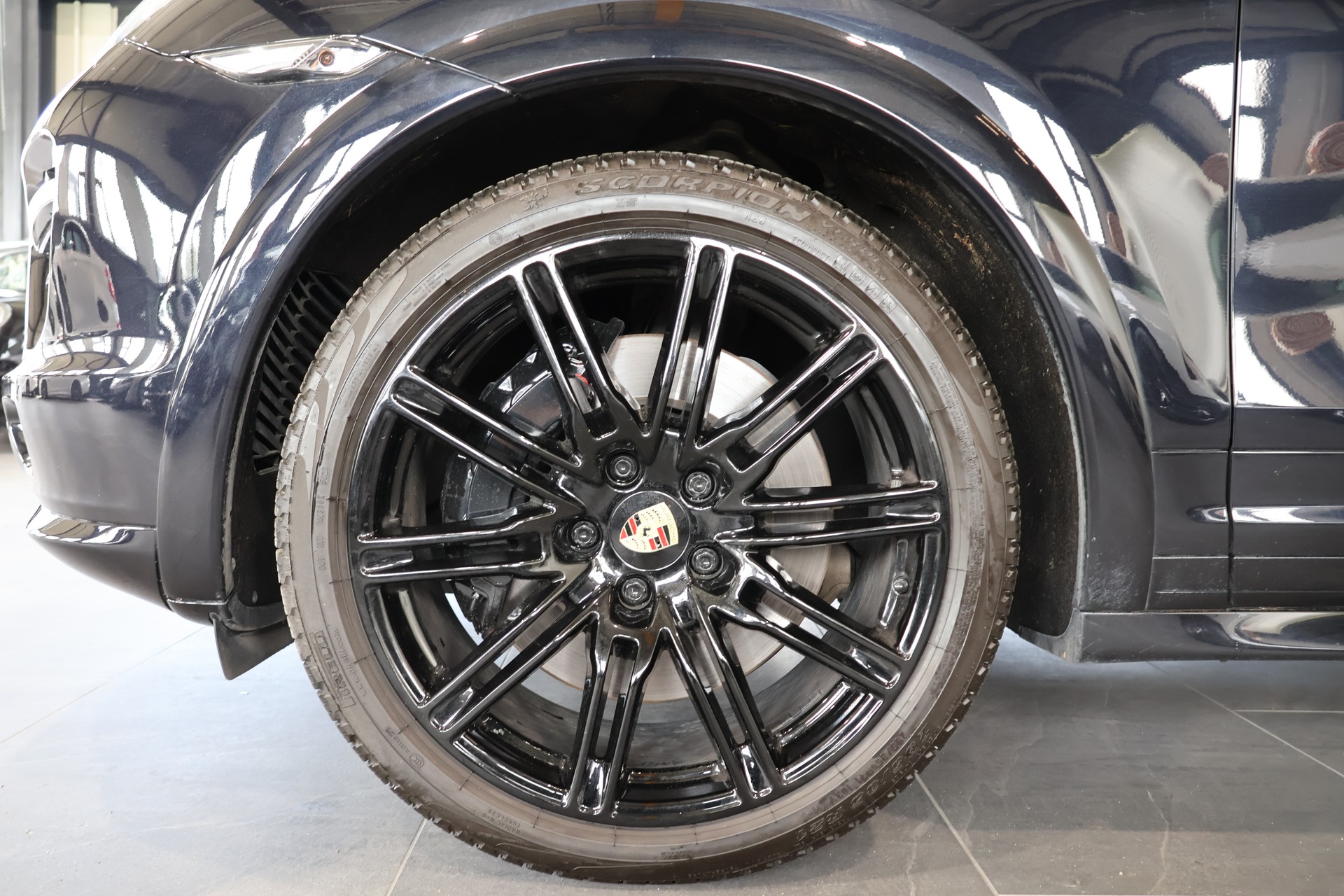 PORSCHE Cayenne Turbo S-image-5