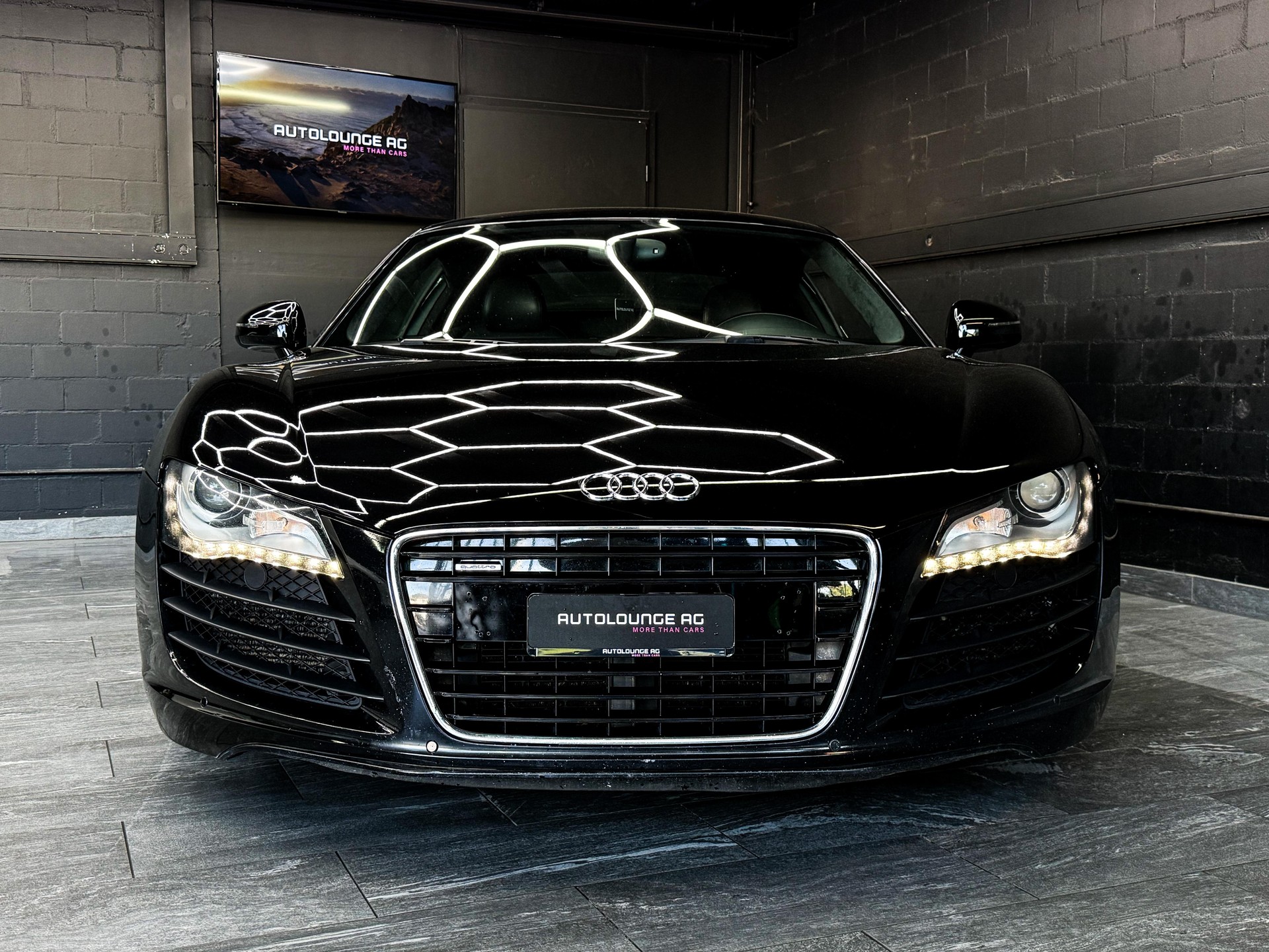 AUDI R8 Coupé 4.2-showroom-element-3