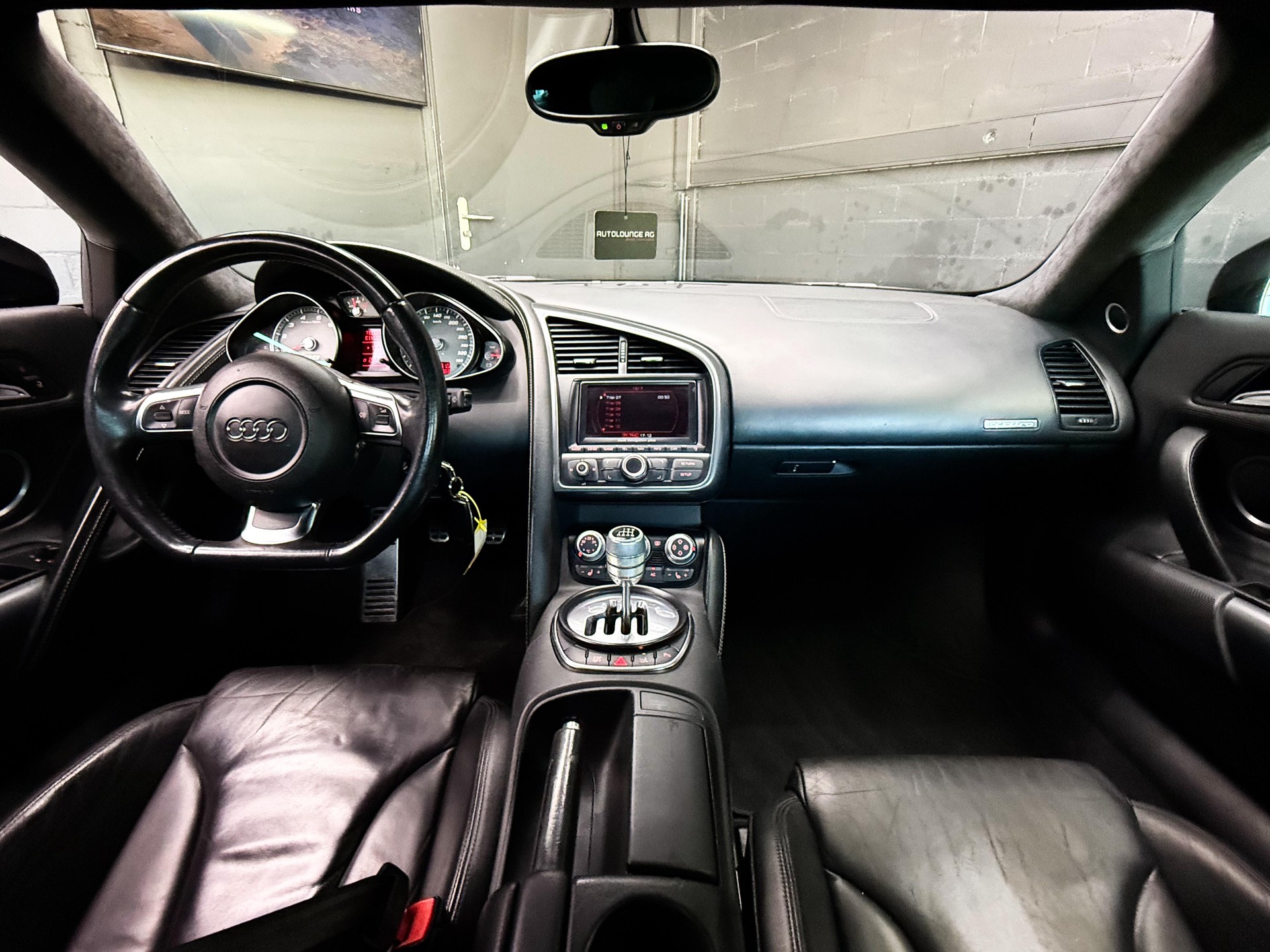 AUDI R8 Coupé 4.2-image-8