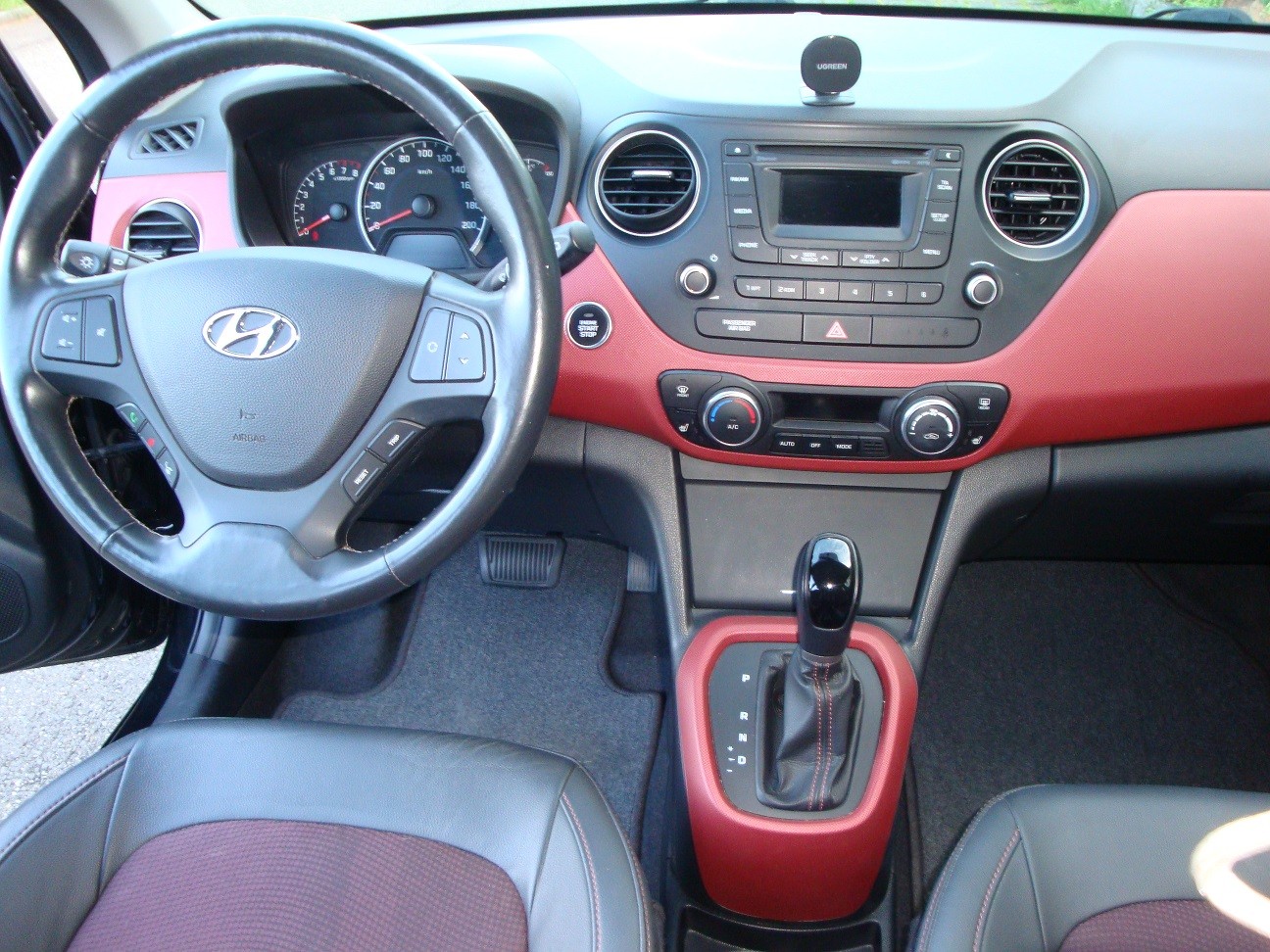 HYUNDAI i10 1.2 Premium Automatic-image-10
