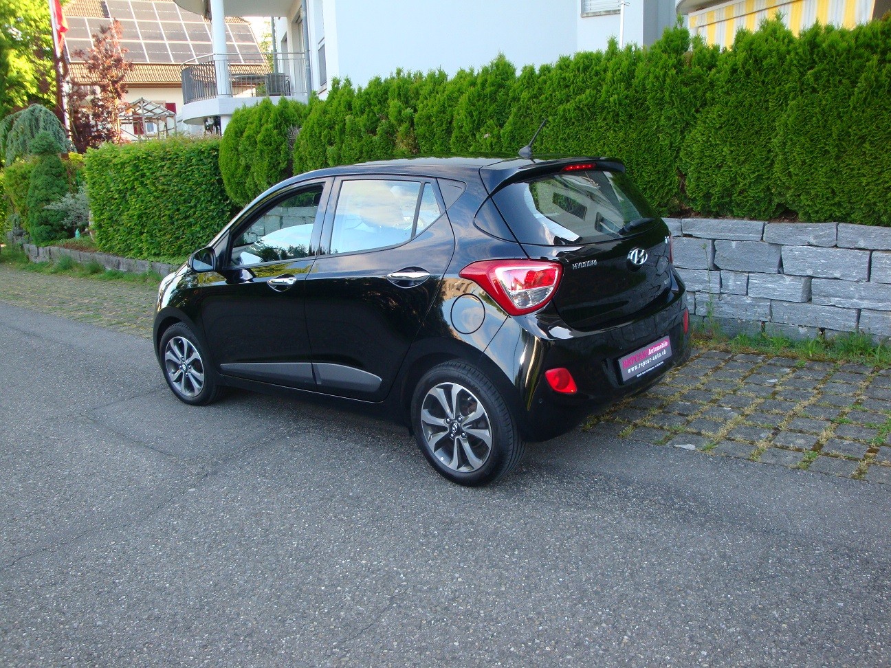 HYUNDAI i10 1.2 Premium Automatic-showroom-element-1