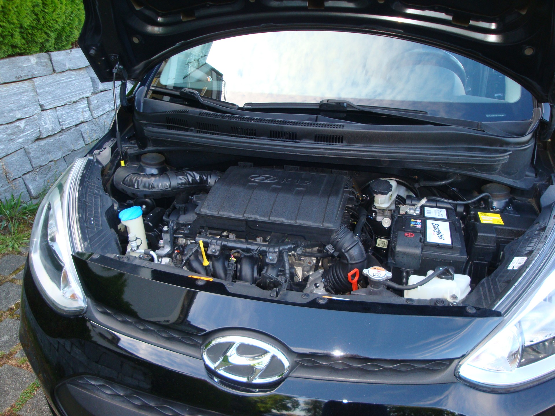 HYUNDAI i10 1.2 Premium Automatic-image-12