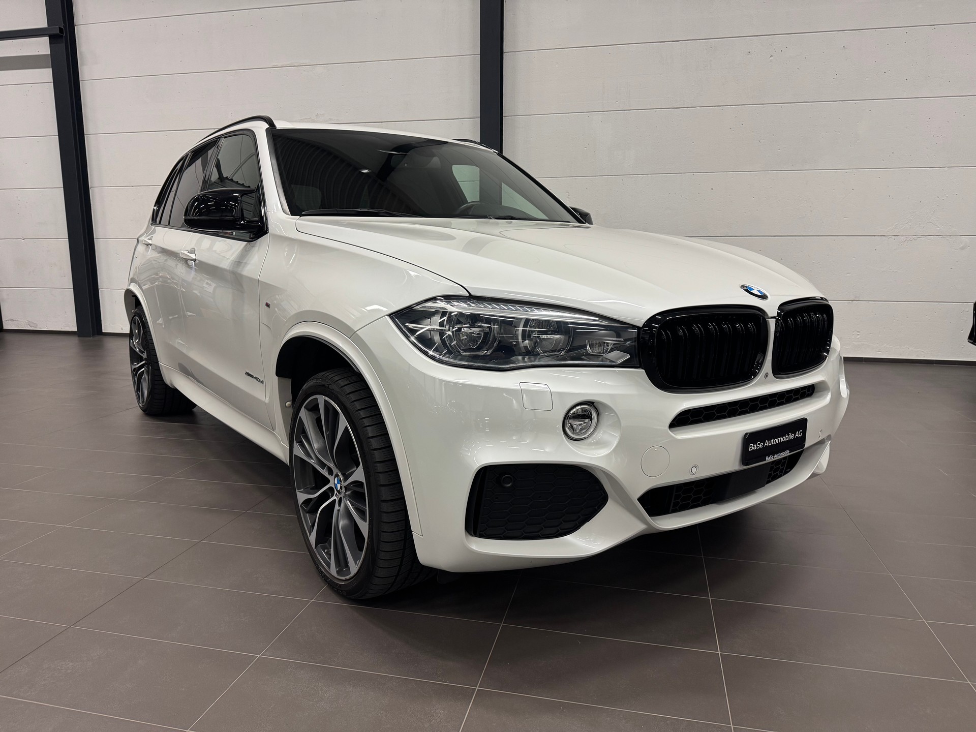 BMW X5 xDrive 40d Steptronic M Sport-showroom-element-1
