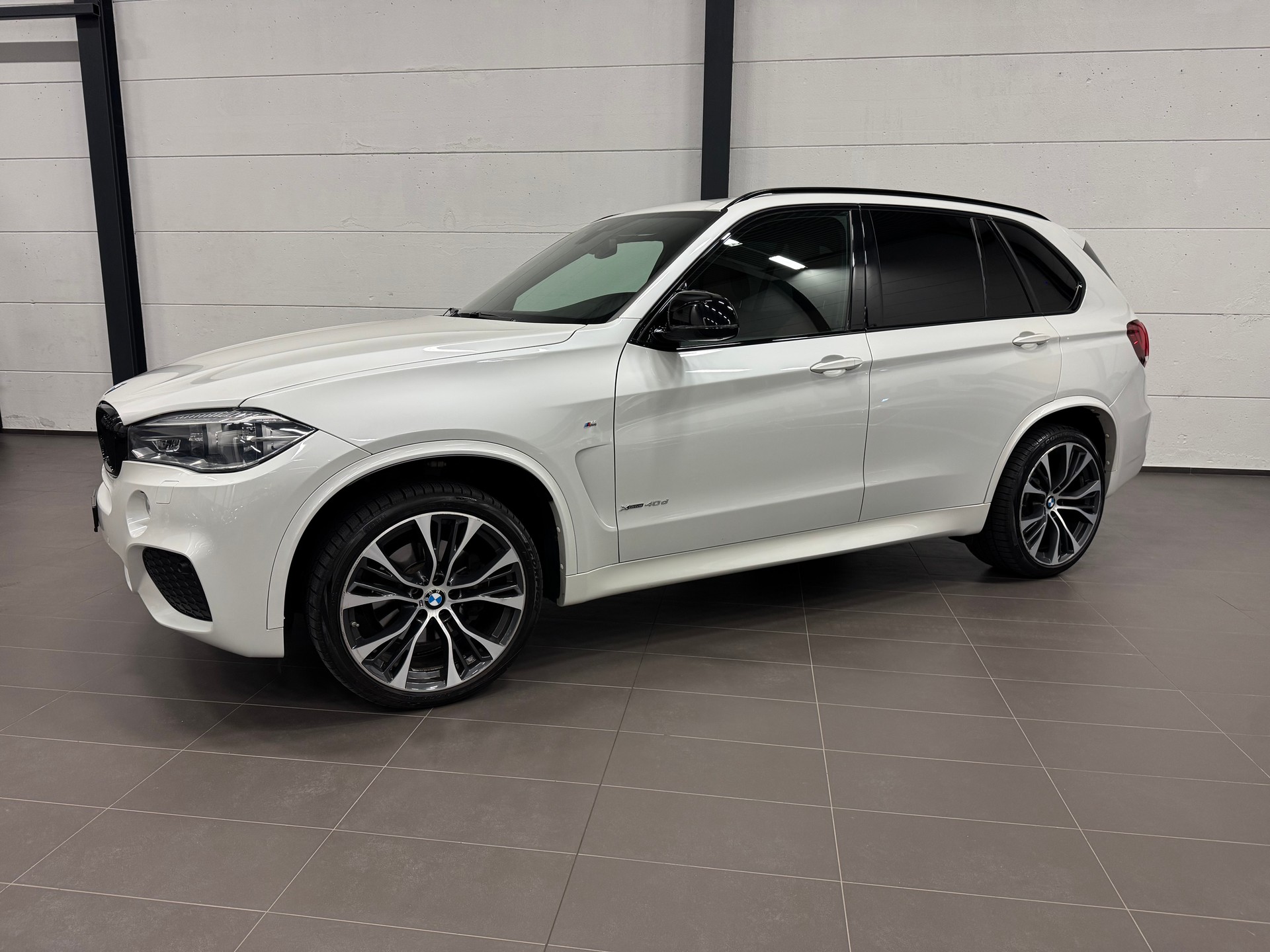 BMW X5 xDrive 40d Steptronic M Sport-showroom-element-2