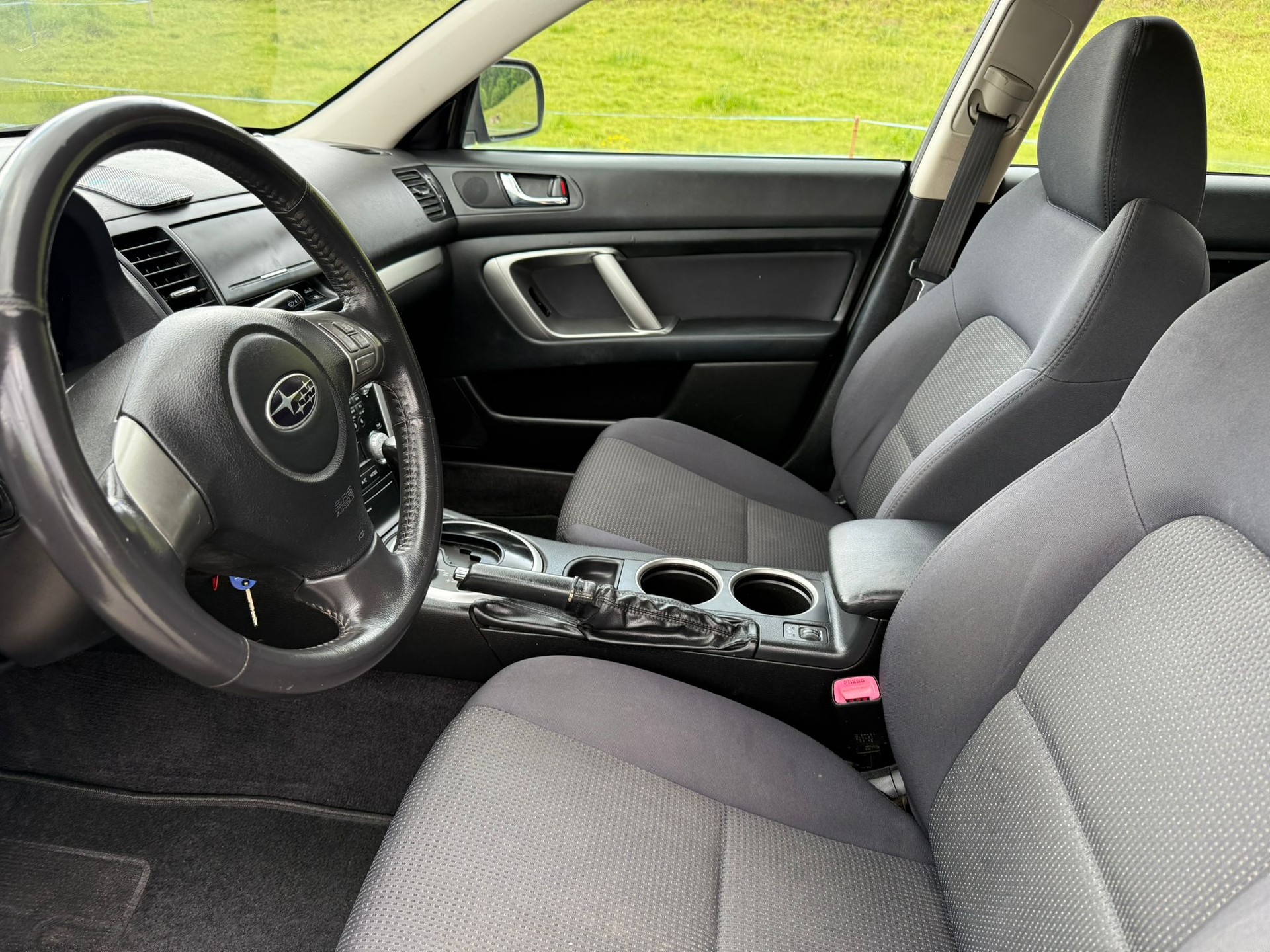 SUBARU Legacy 2.0R AWD Swiss Automatic-image-7