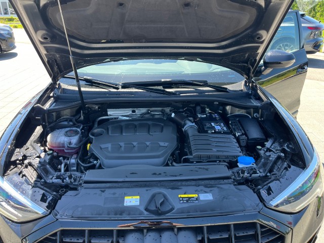 AUDI Q3 40 TFSI S line quattro S-tronic-image-19