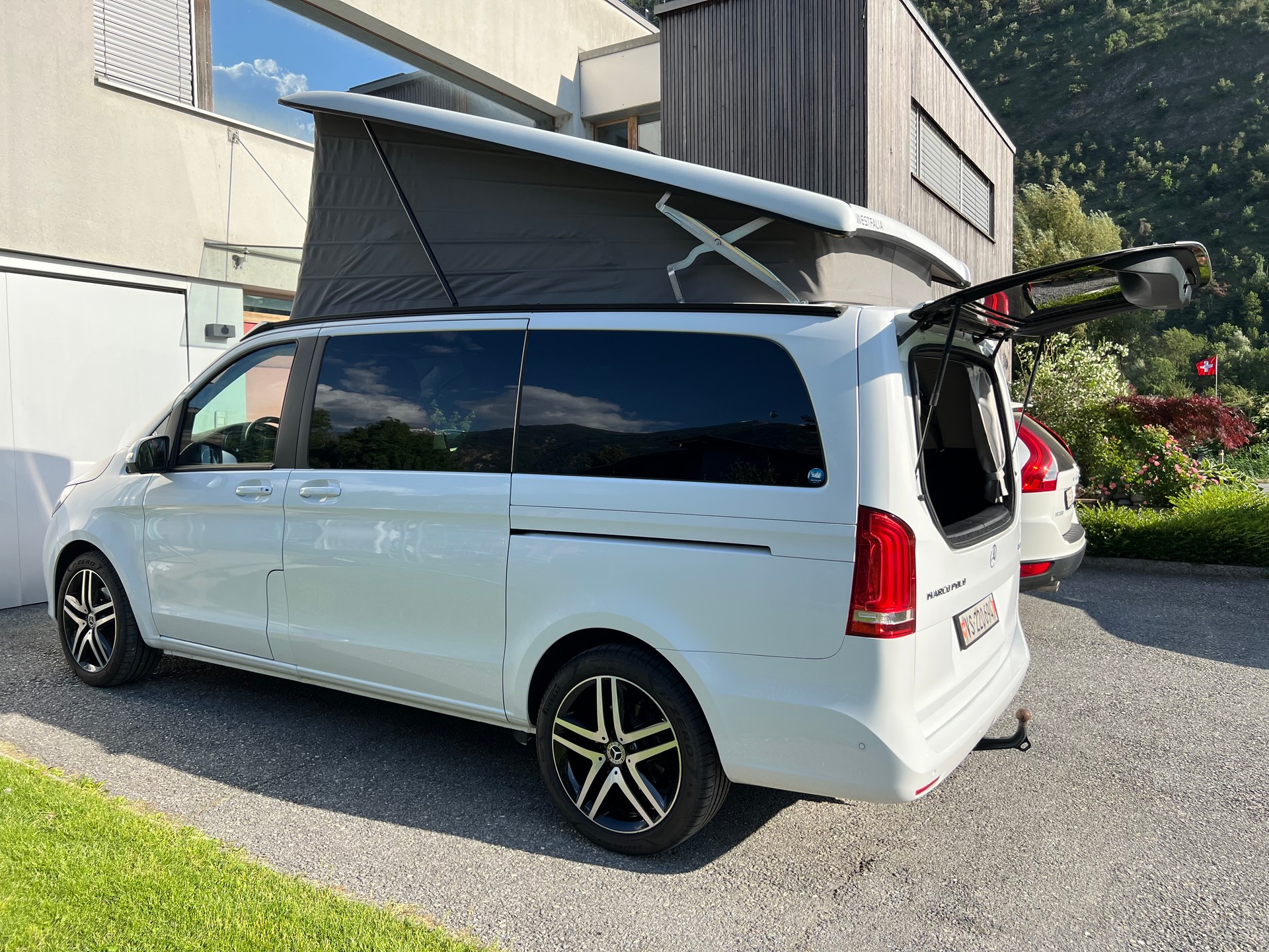 MERCEDES-BENZ 250 d Horizon 4matic Lang inkl. Anbauzelt, Heck- Box mit Farradträger für 4 Bikes, 8- fach bereift-image-2