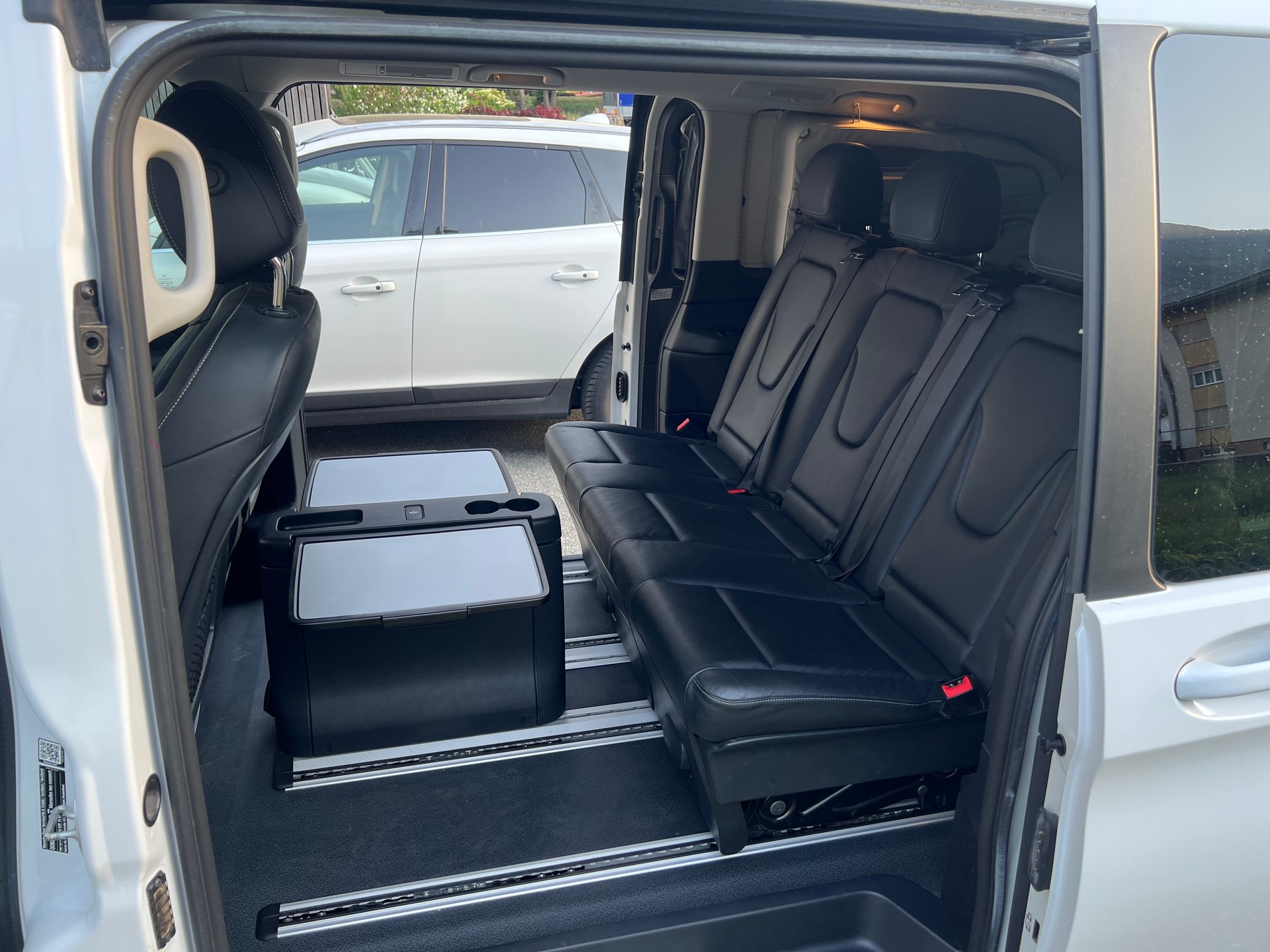 MERCEDES-BENZ 250 d Horizon 4matic Lang inkl. Anbauzelt, Heck- Box mit Farradträger für 4 Bikes, 8- fach bereift-image-5