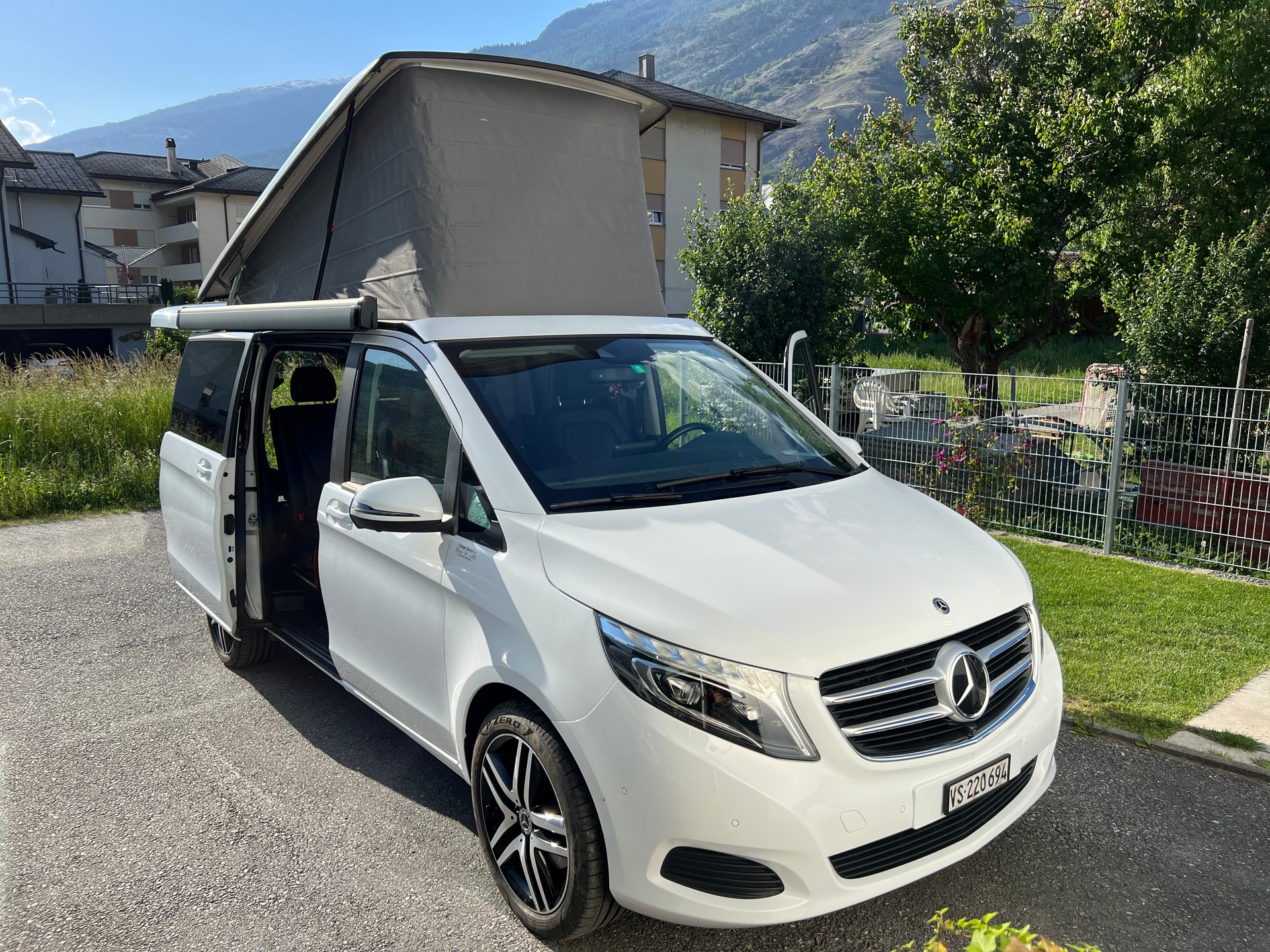 MERCEDES-BENZ 250 d Horizon 4matic Lang inkl. Anbauzelt, Heck- Box mit Farradträger für 4 Bikes, 8- fach bereift