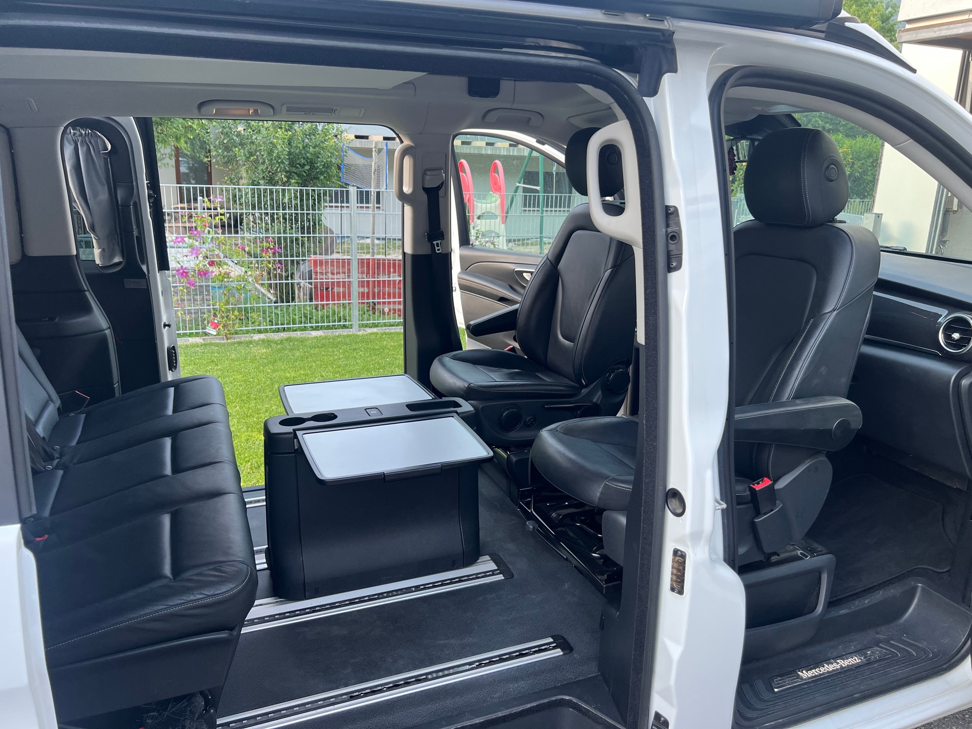 MERCEDES-BENZ 250 d Horizon 4matic Lang inkl. Anbauzelt, Heck- Box mit Farradträger für 4 Bikes, 8- fach bereift-image-4