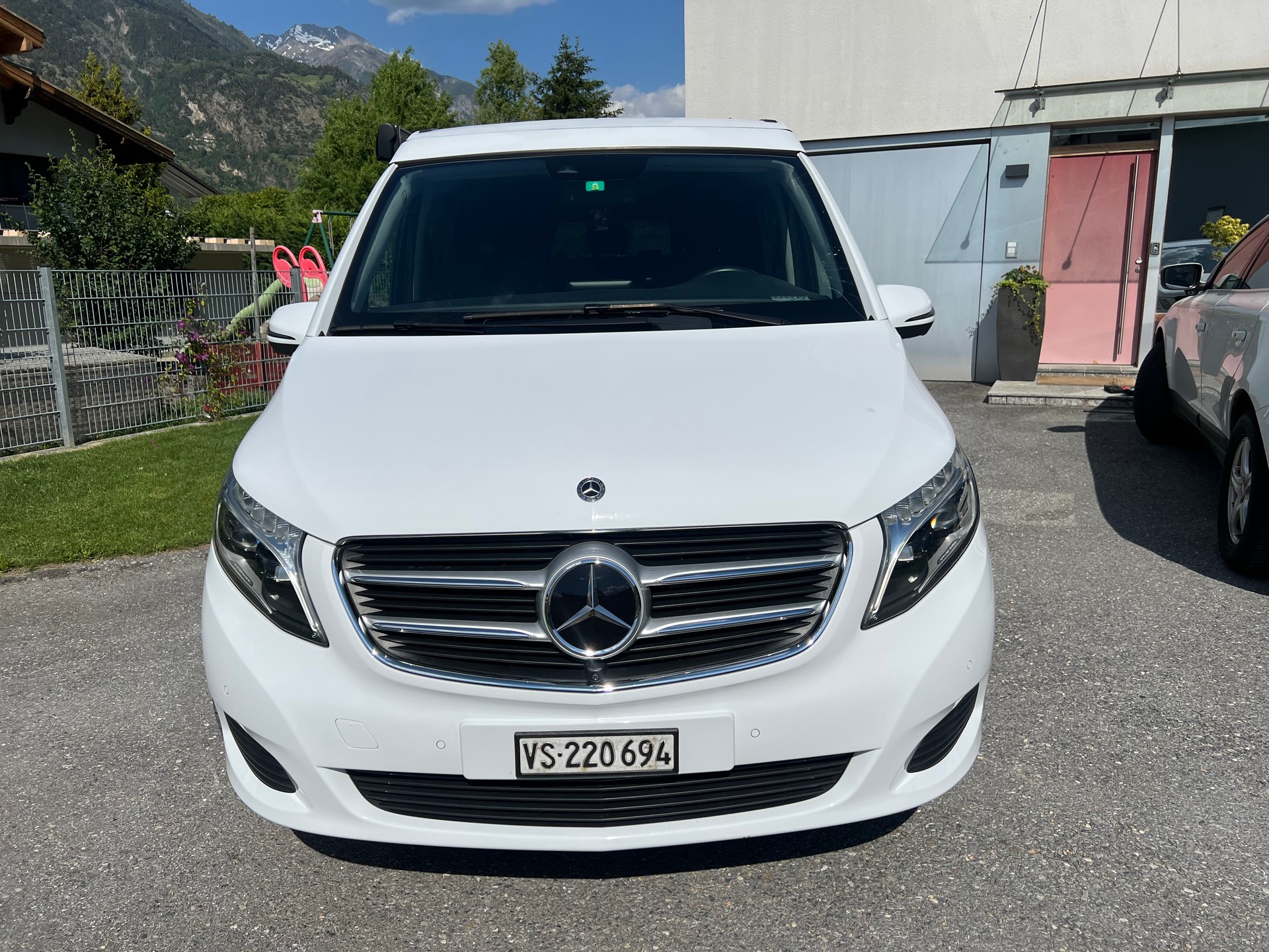 MERCEDES-BENZ 250 d Horizon 4matic Lang inkl. Anbauzelt, Heck- Box mit Farradträger für 4 Bikes, 8- fach bereift-image-1