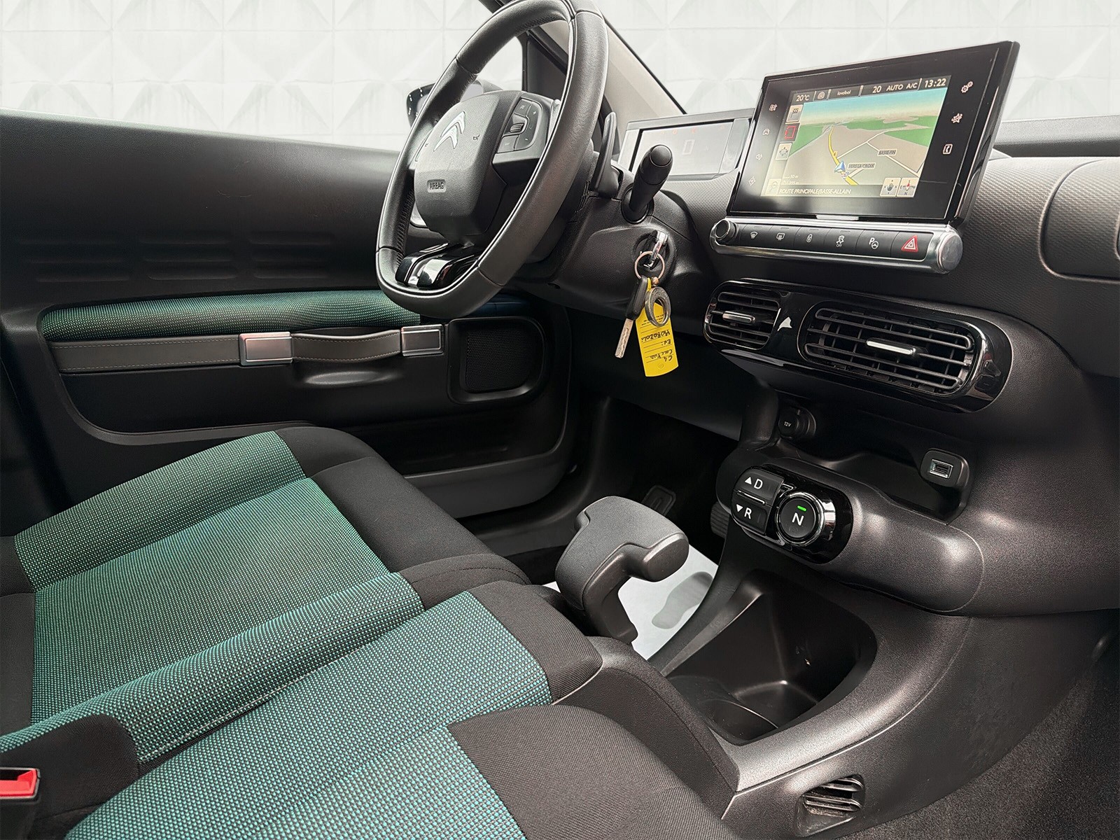 CITROEN C4 Cactus 1.6 e-HDi Shine ETG6-image-9
