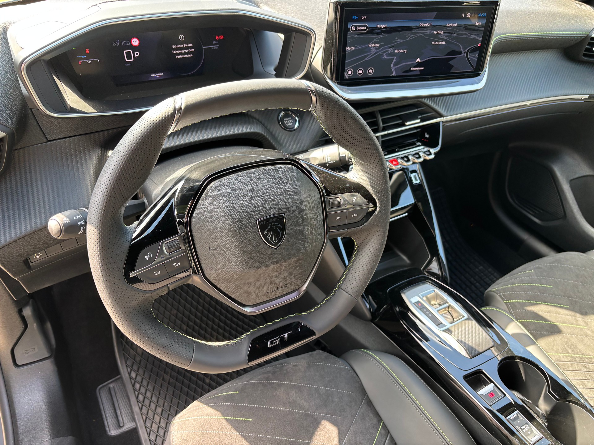 PEUGEOT 208 1.2 MHEV 145 GT-image-11