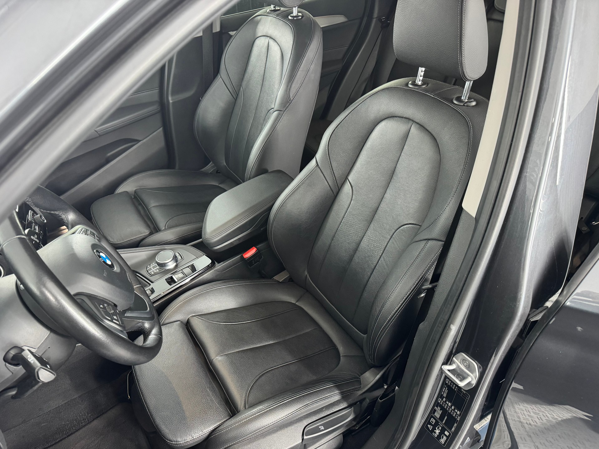 BMW X1 xDrive 20i Sport Line Steptronic-image-10