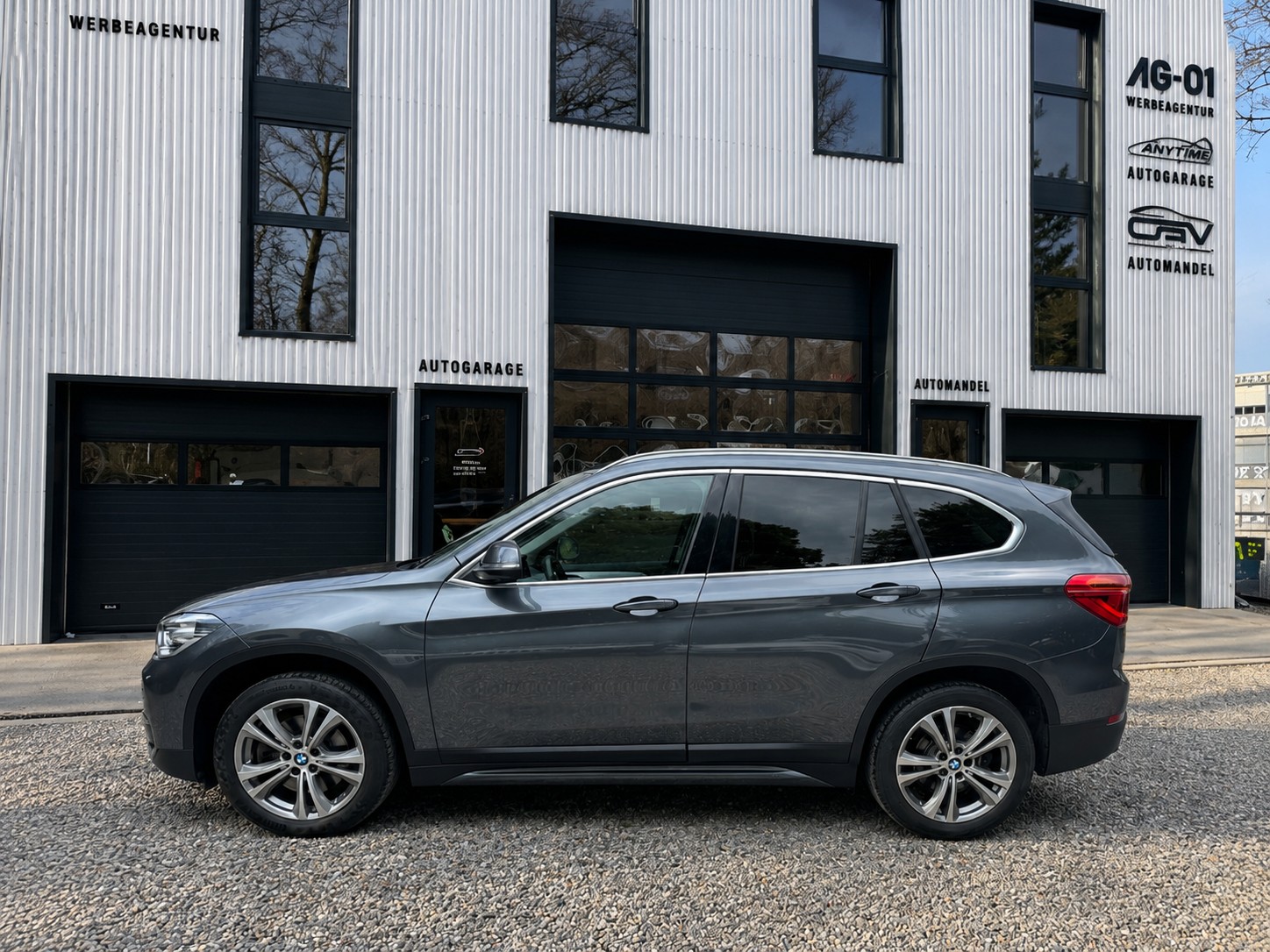 BMW X1 xDrive 20i Sport Line Steptronic-image-2