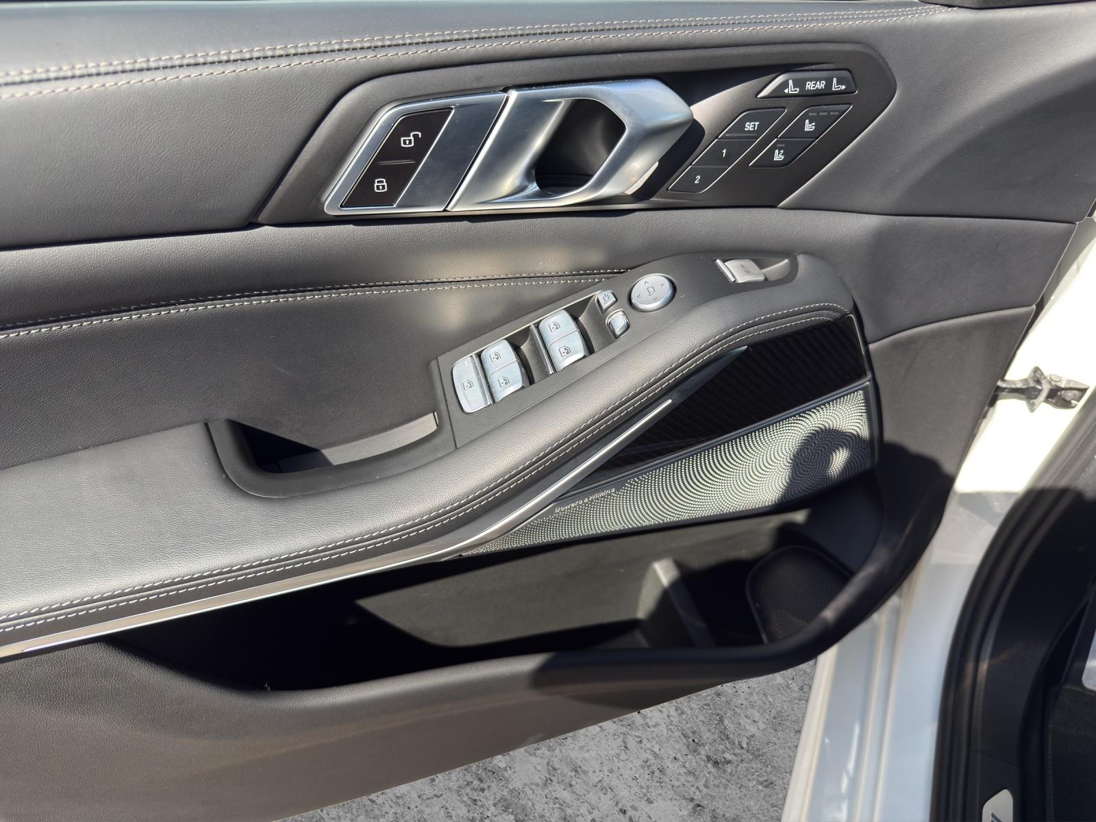 BMW X7 xDrive40d-image-12