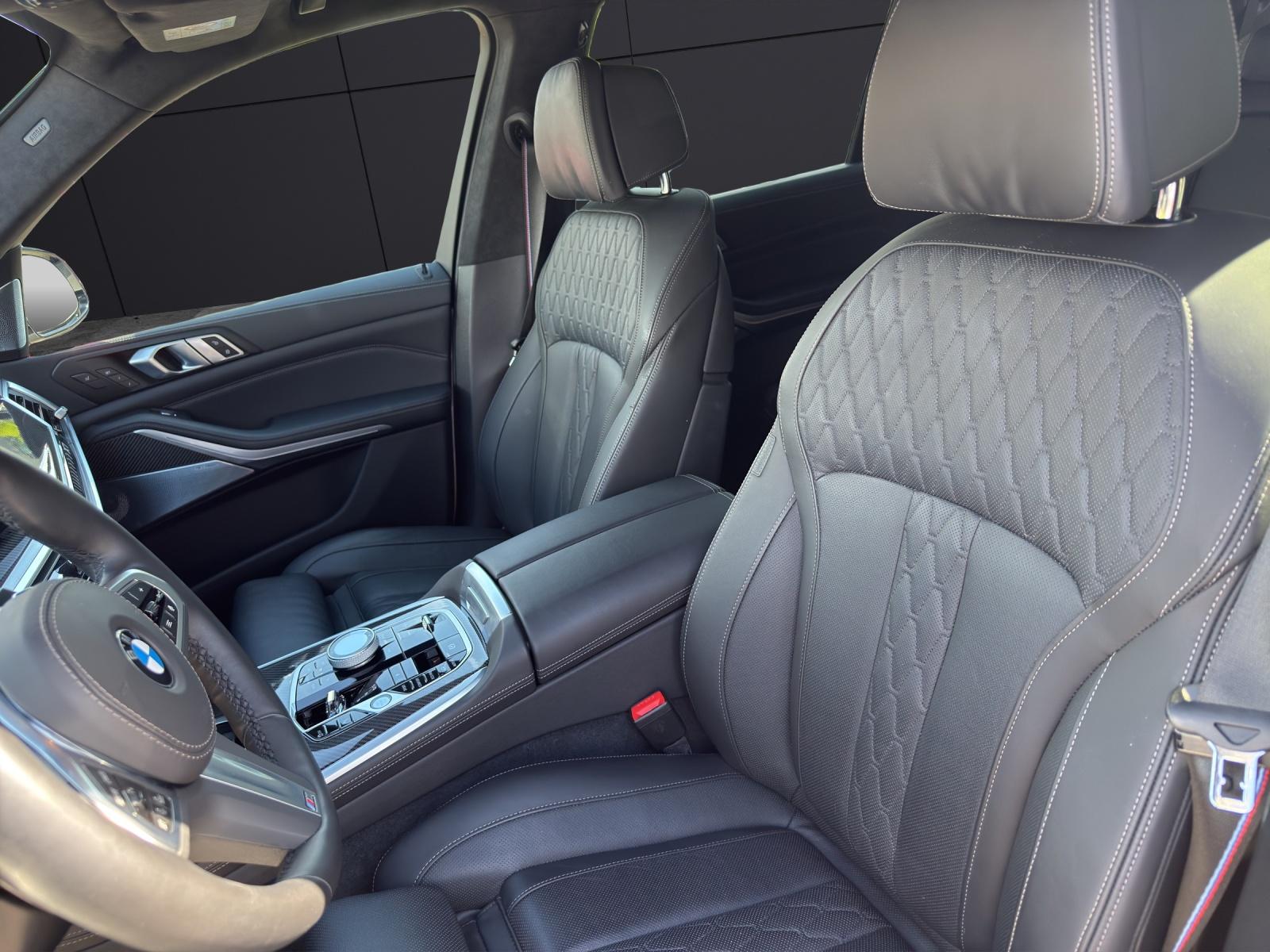 BMW X7 xDrive40d-showroom-element-1