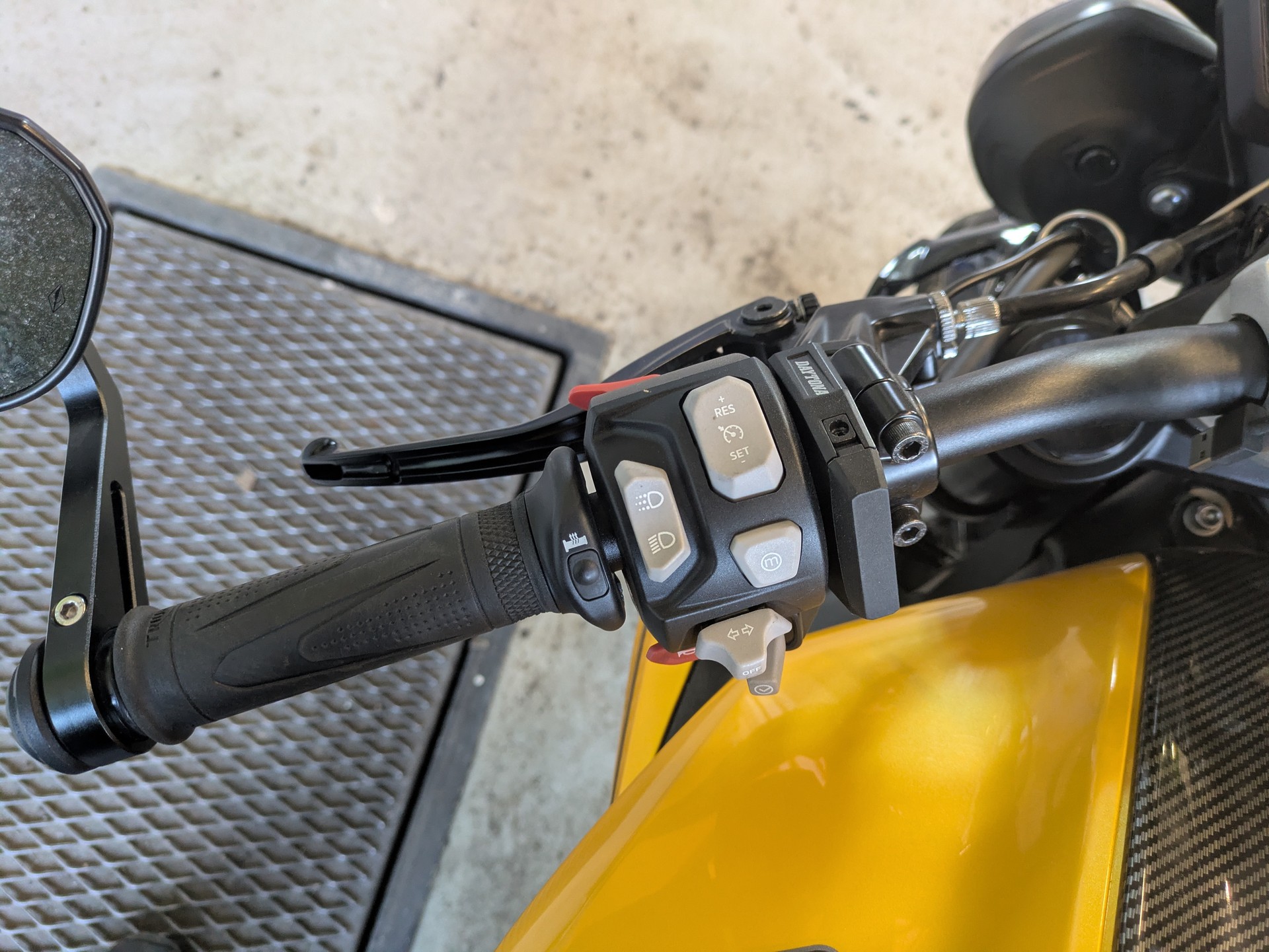 TRIUMPH Street Triple RS 765-image-2