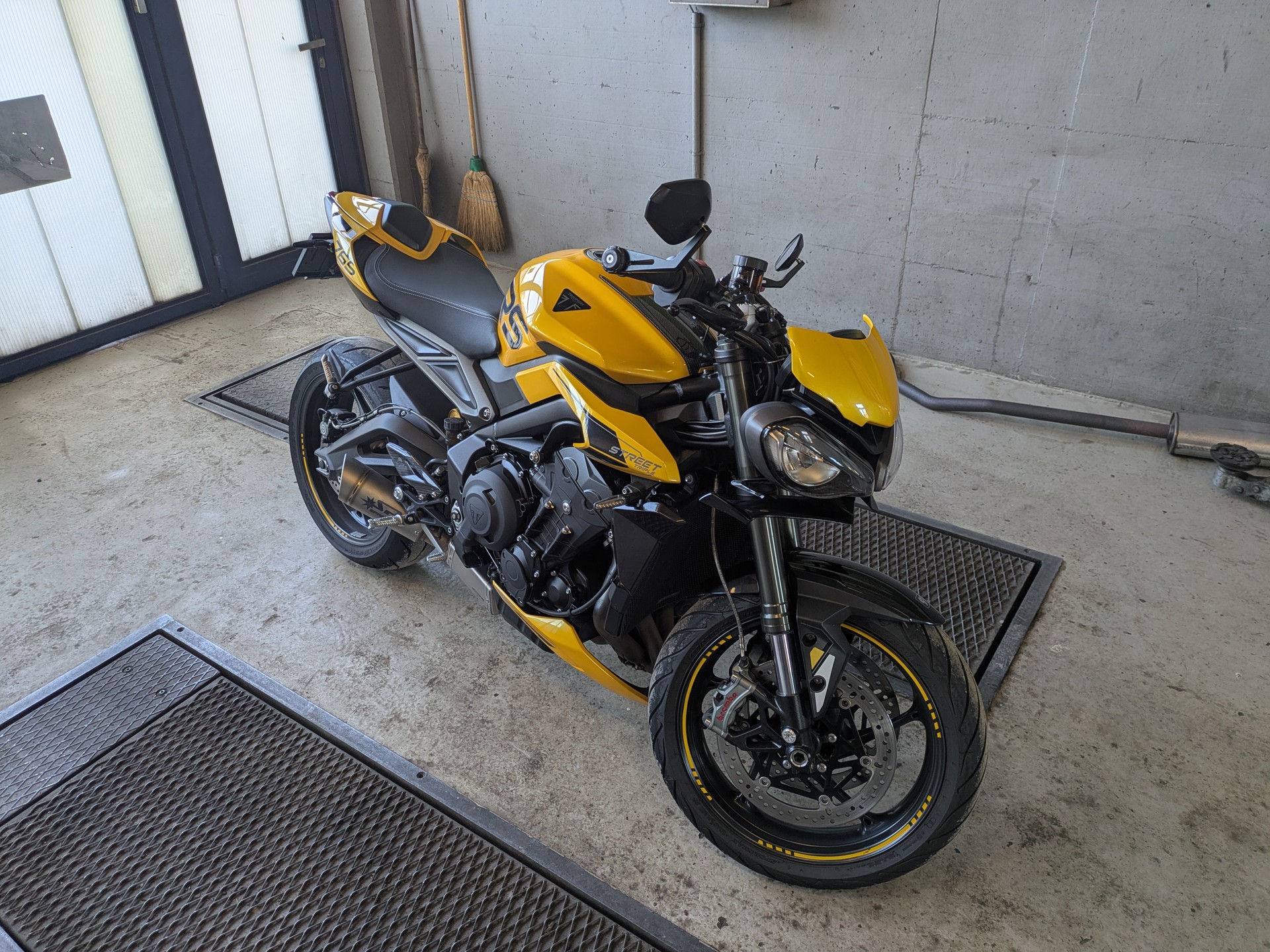 TRIUMPH Street Triple RS 765-image-0