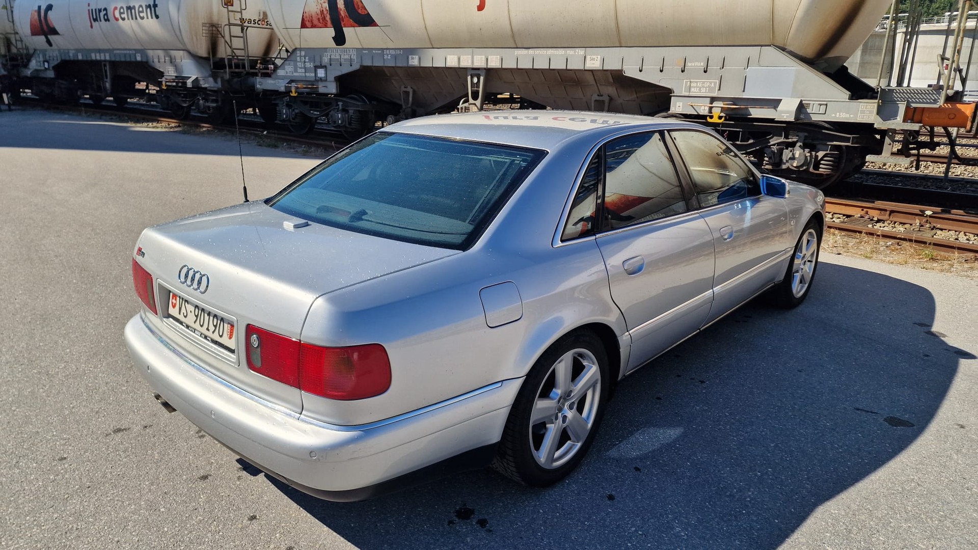 AUDI S8 4.2 quattro-showroom-element-1