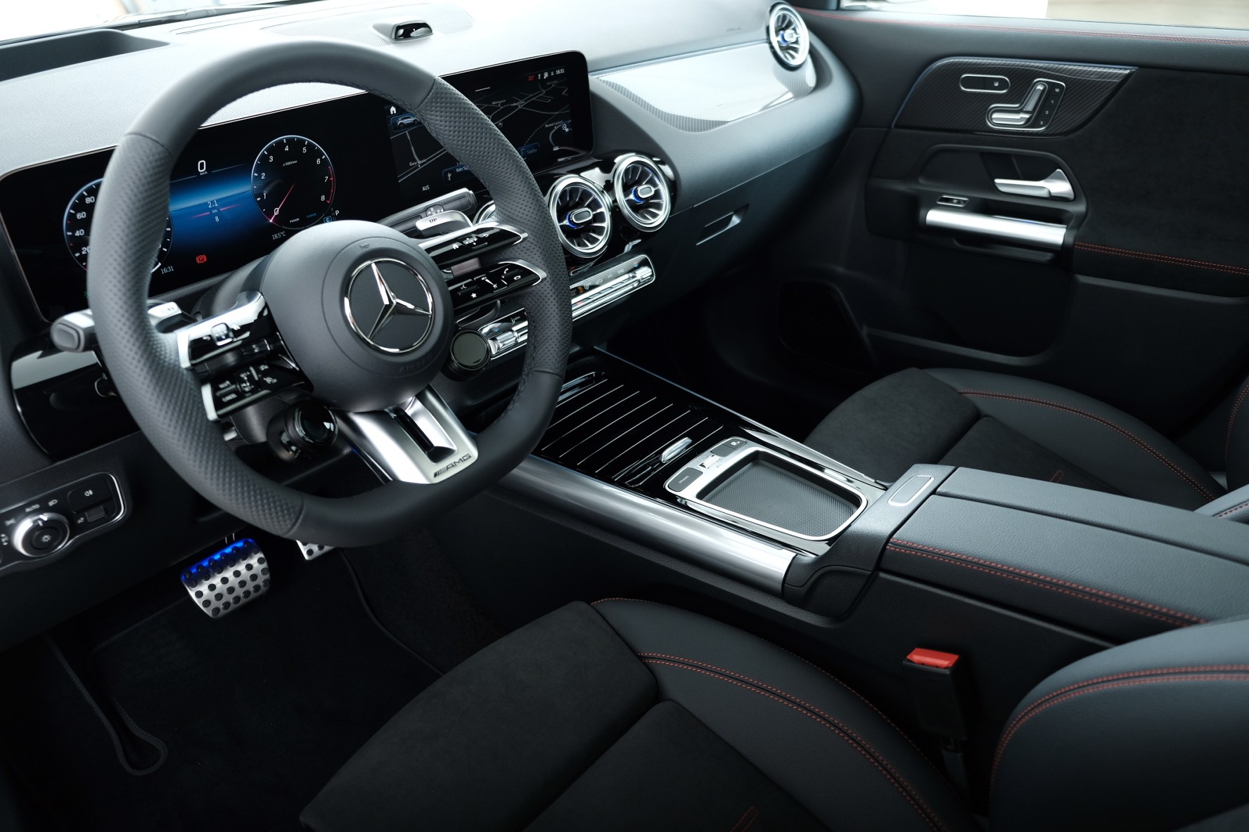 MERCEDES-BENZ GLA AMG 35 4Matic 8G-DCT-image-9