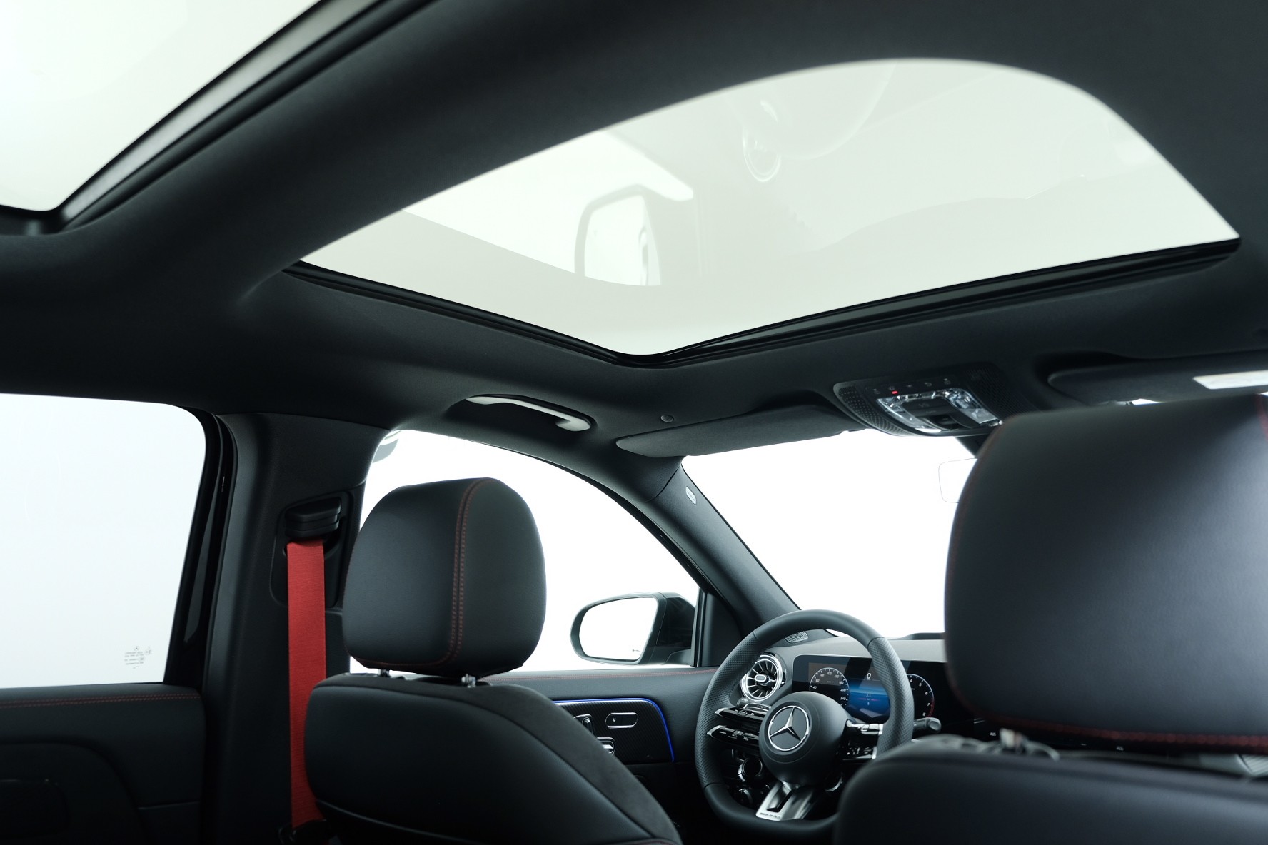 MERCEDES-BENZ GLA AMG 35 4Matic 8G-DCT-image-13