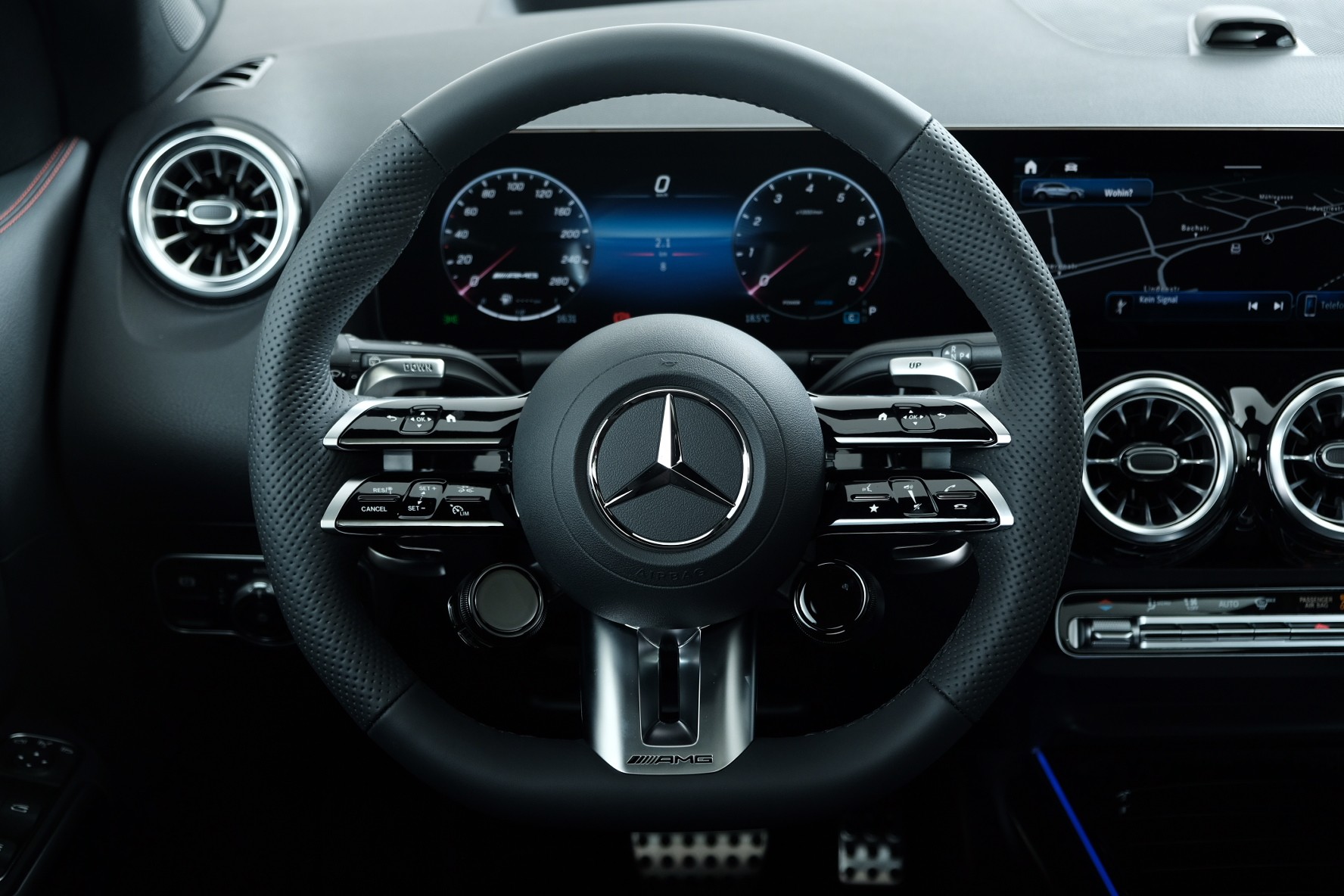 MERCEDES-BENZ GLA AMG 35 4Matic 8G-DCT-image-8