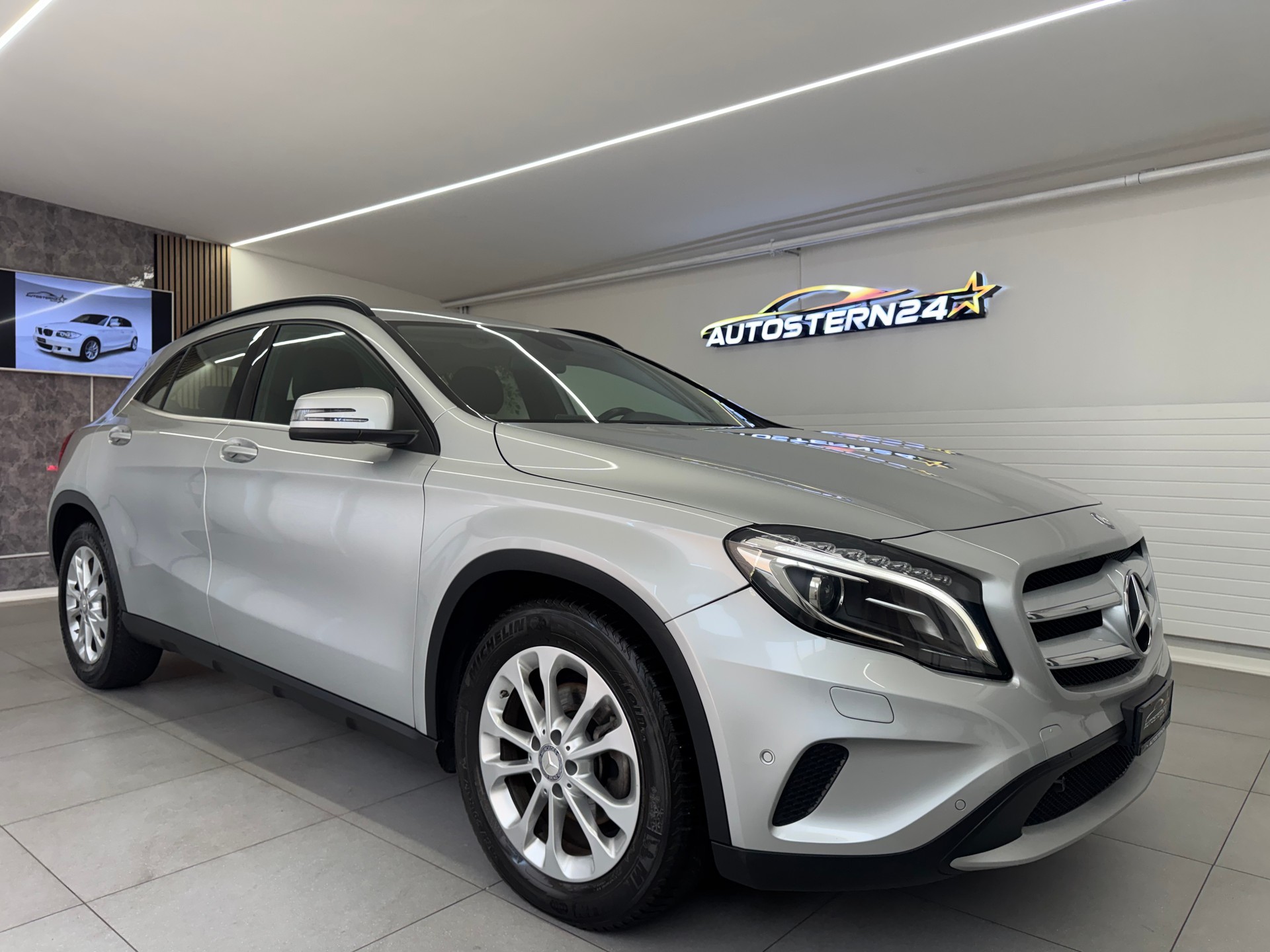 MERCEDES-BENZ GLA 200 CDI Swiss Star Edition Urban 4Matic 7G-DCT*CH-Fahrzeug*-showroom-element-1