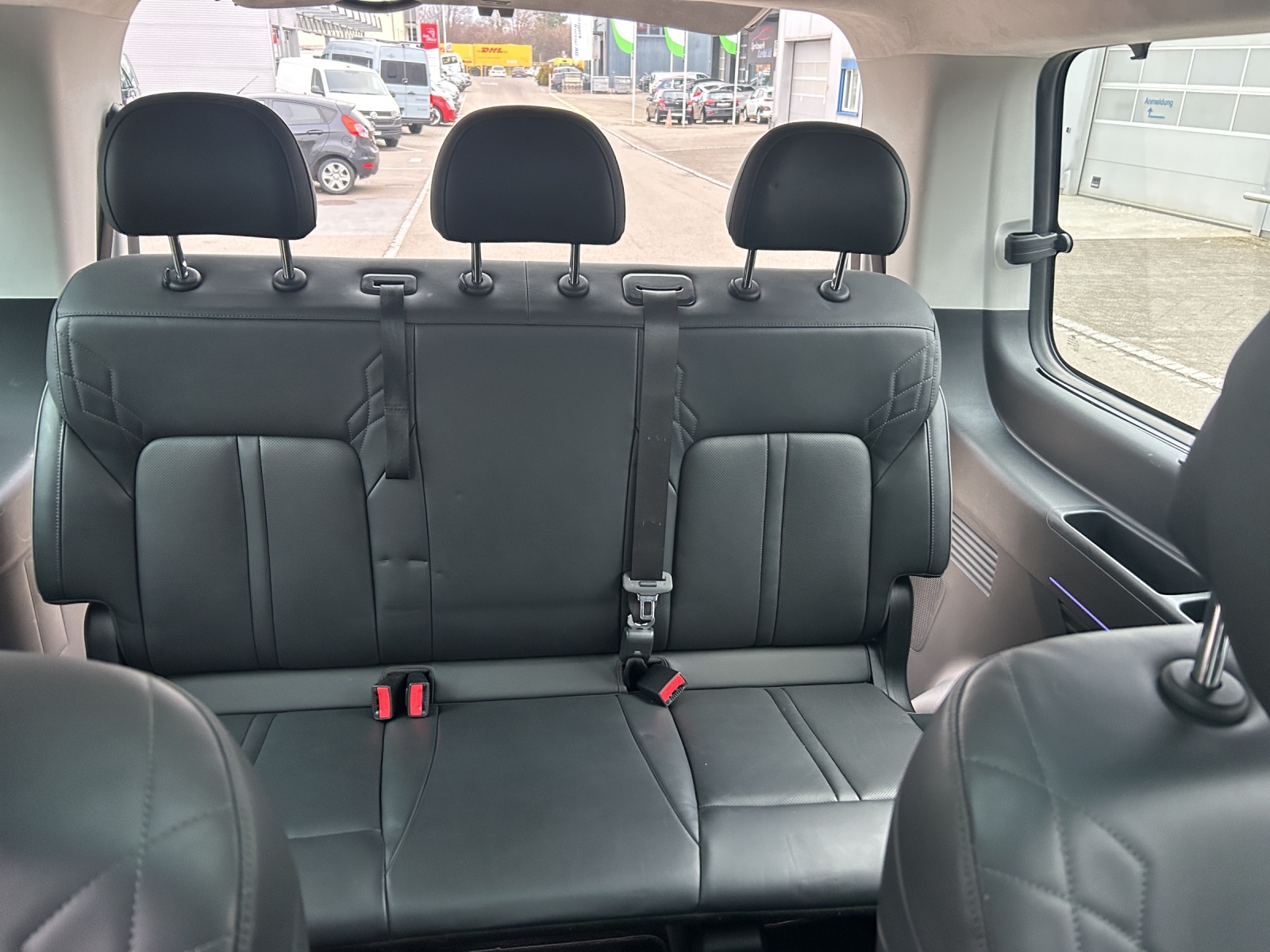 HYUNDAI Staria Premium 2.2 CRDi Vertex 4WD A-image-19